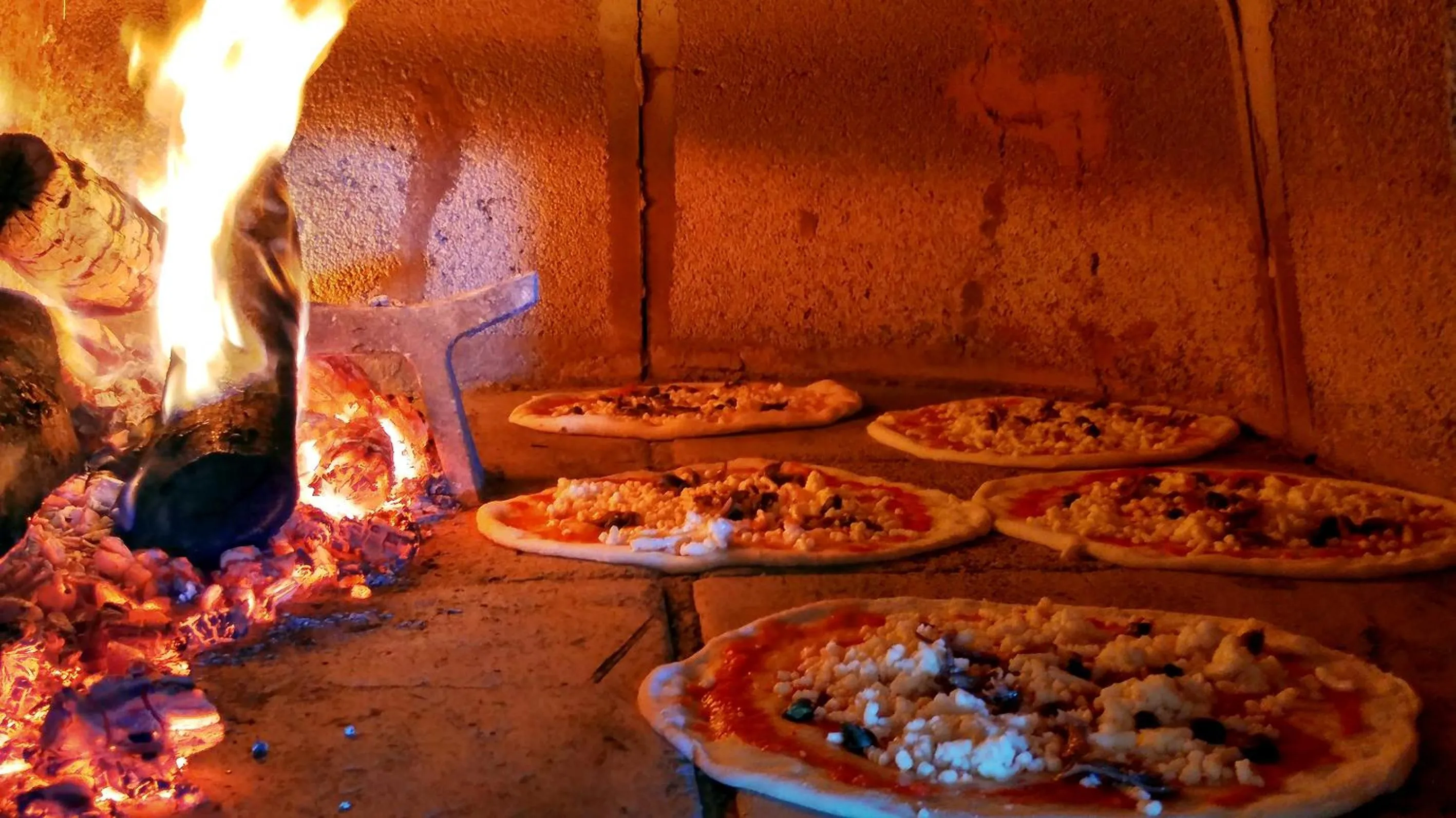 Restaurant/places to eat in Hotel Luci di la Muntagna