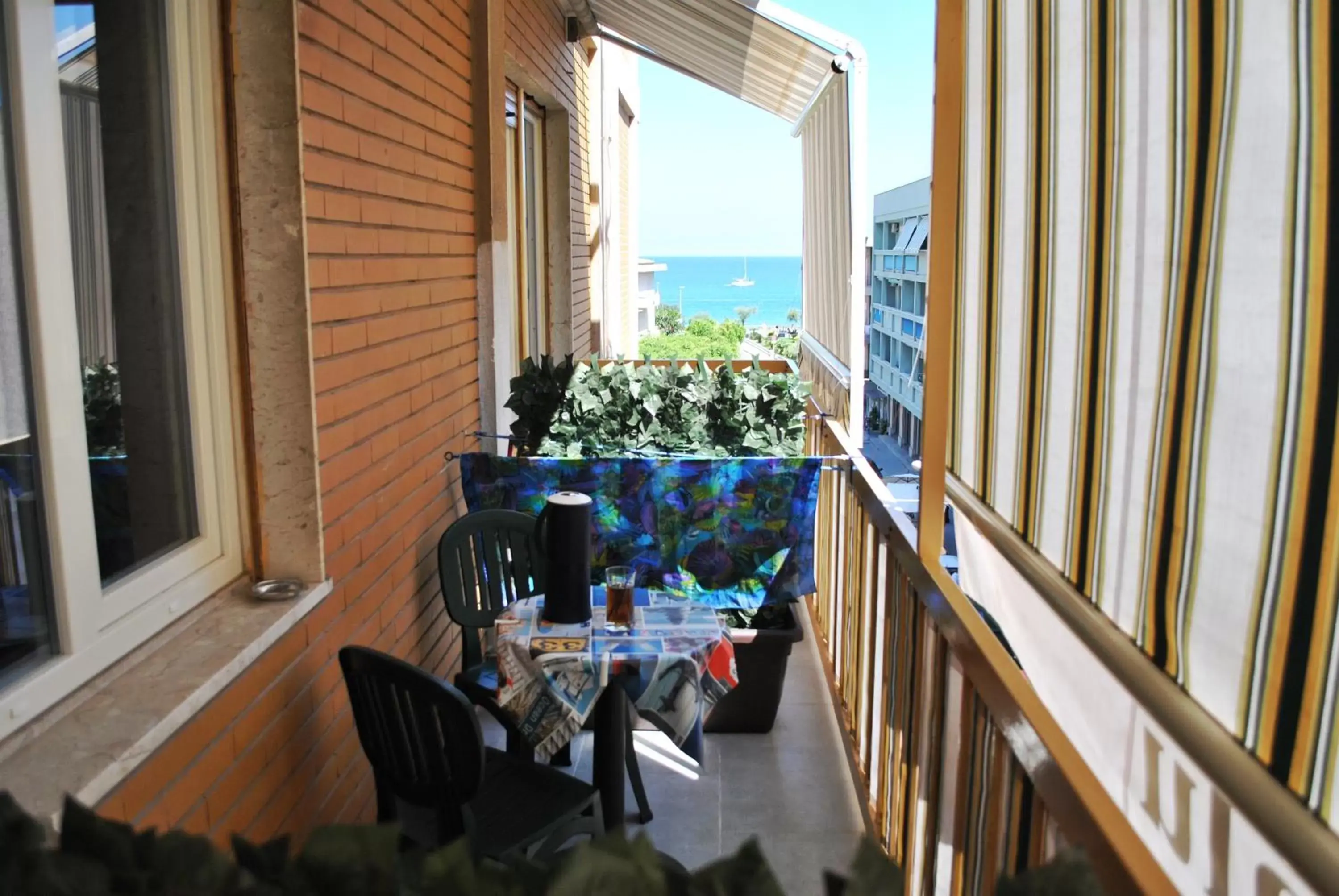 Standard Triple Room with Sea View in B&b Cefalù Standard Triple Room with Sea View in B&b Cefalù