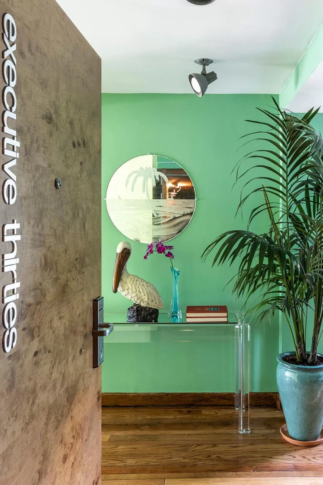 Decorative detail in Pelican Hotel