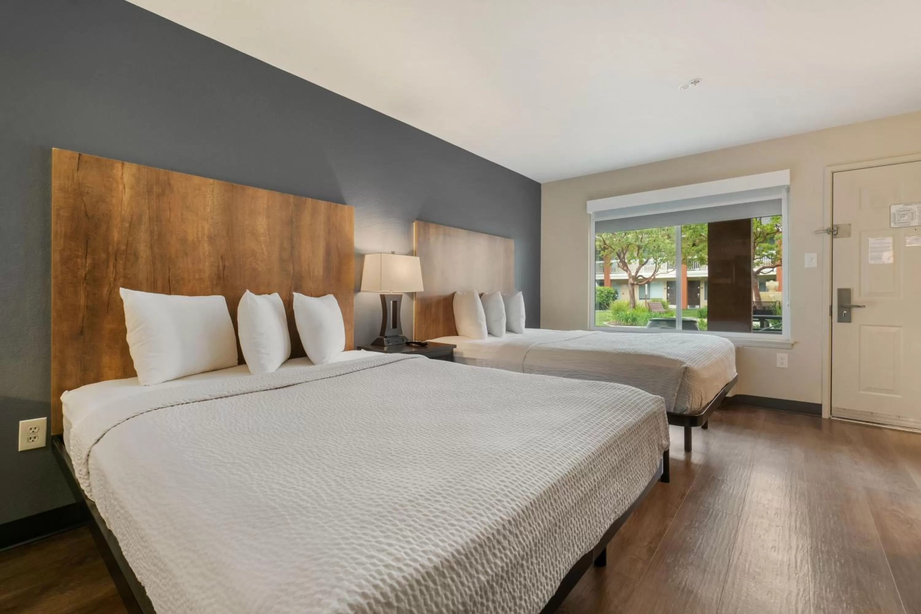 Bed in Extended Stay America Suites - San Francisco - San Mateo - SFO