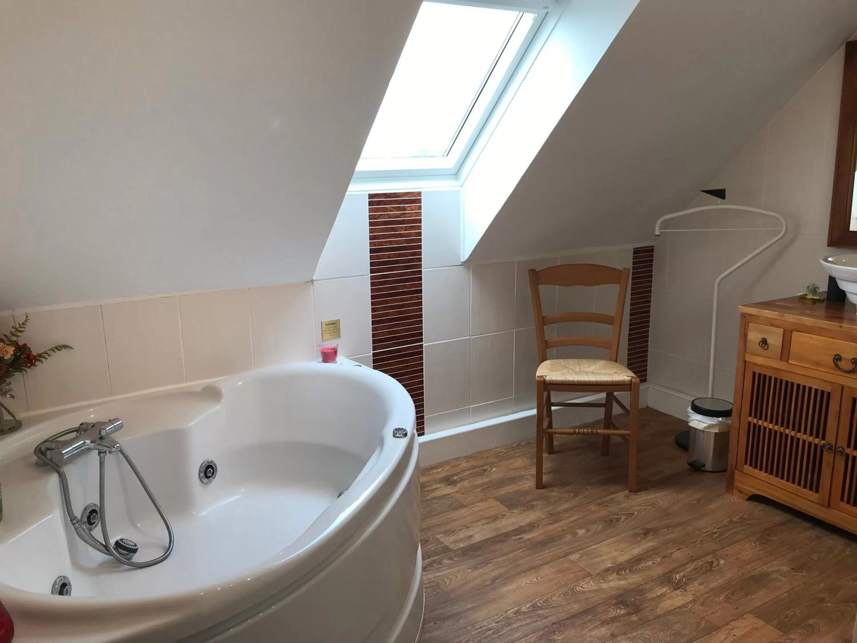 Hot Tub, Bathroom in CHAMBRE D'HOTES KER BEL LEUR