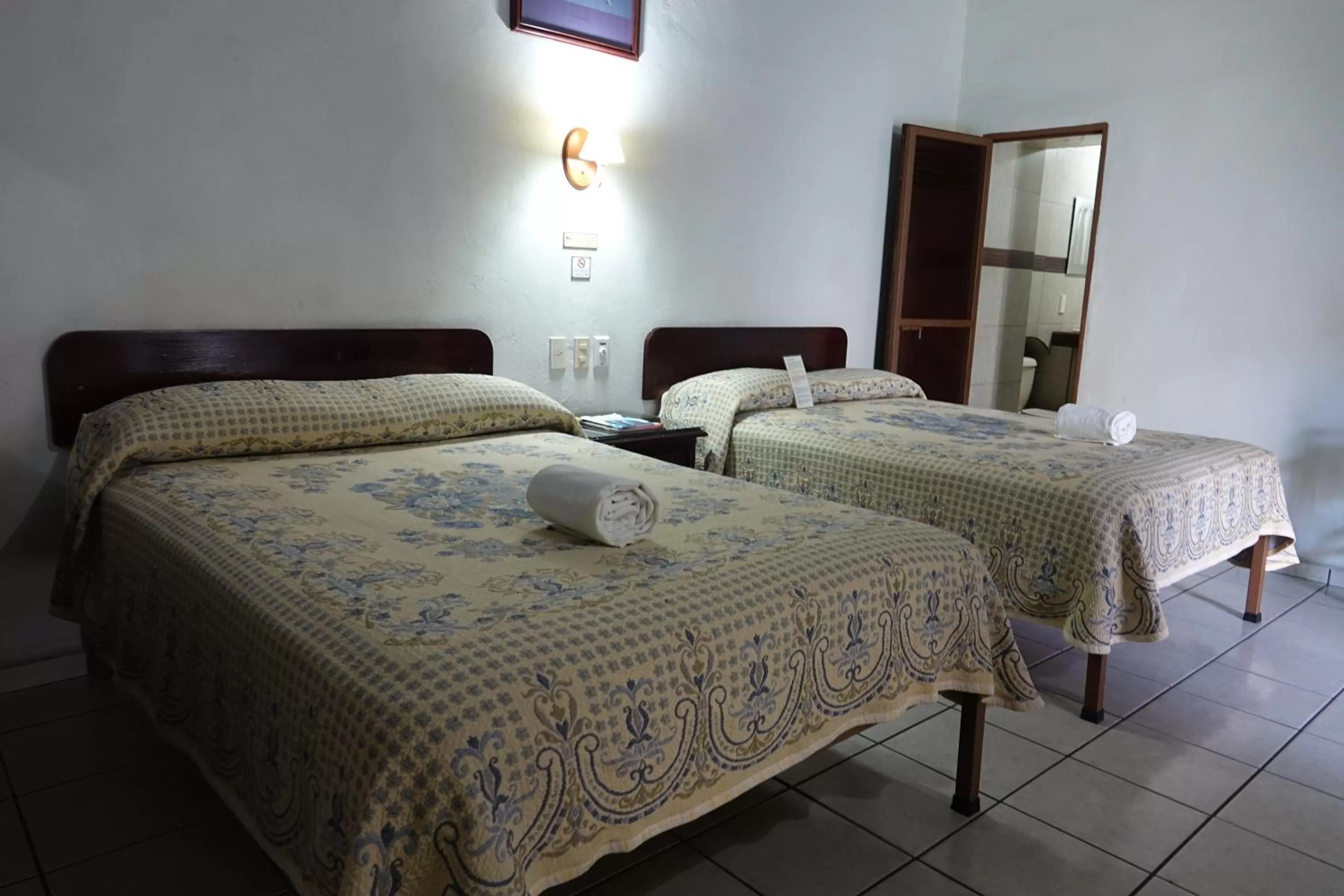 Photo of the whole room, Bed in Hotel La Merced