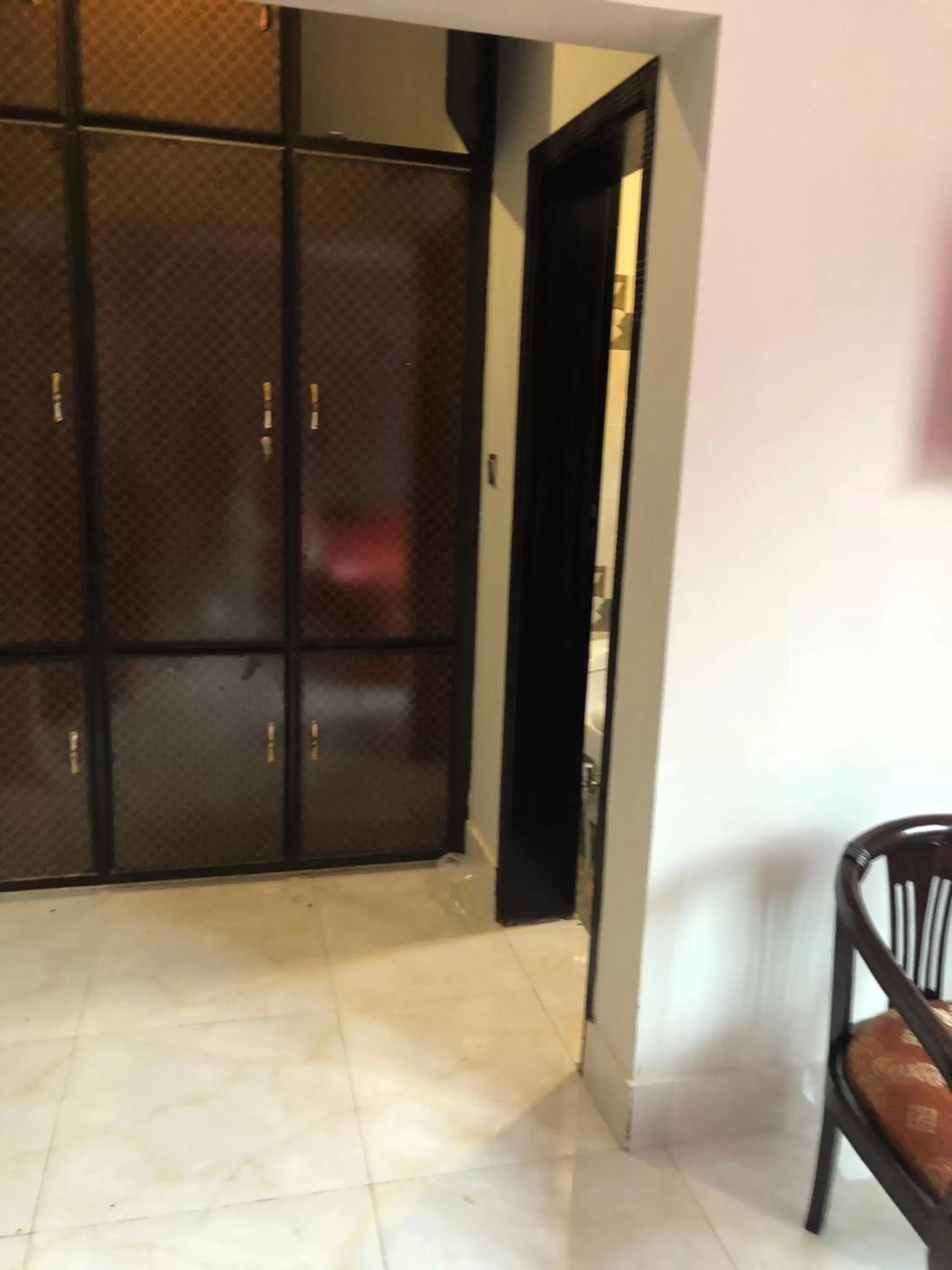 Property building in Hotel La Orilla Muzaffarabad