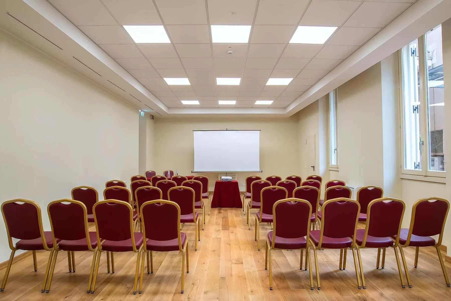 Business facilities in Donna Camilla Savelli - VRetreats