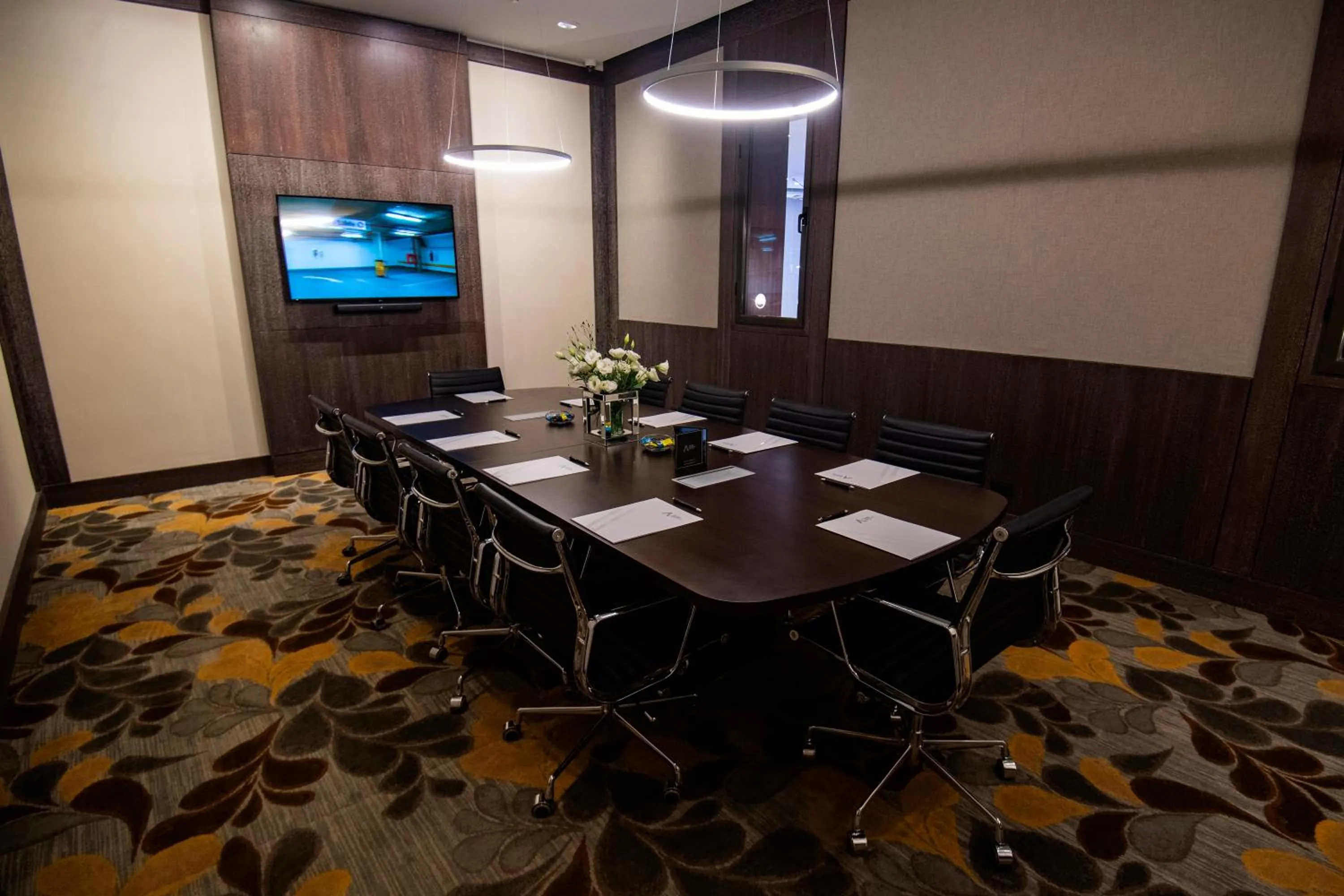 Business facilities in Grand Brizo La Plata
