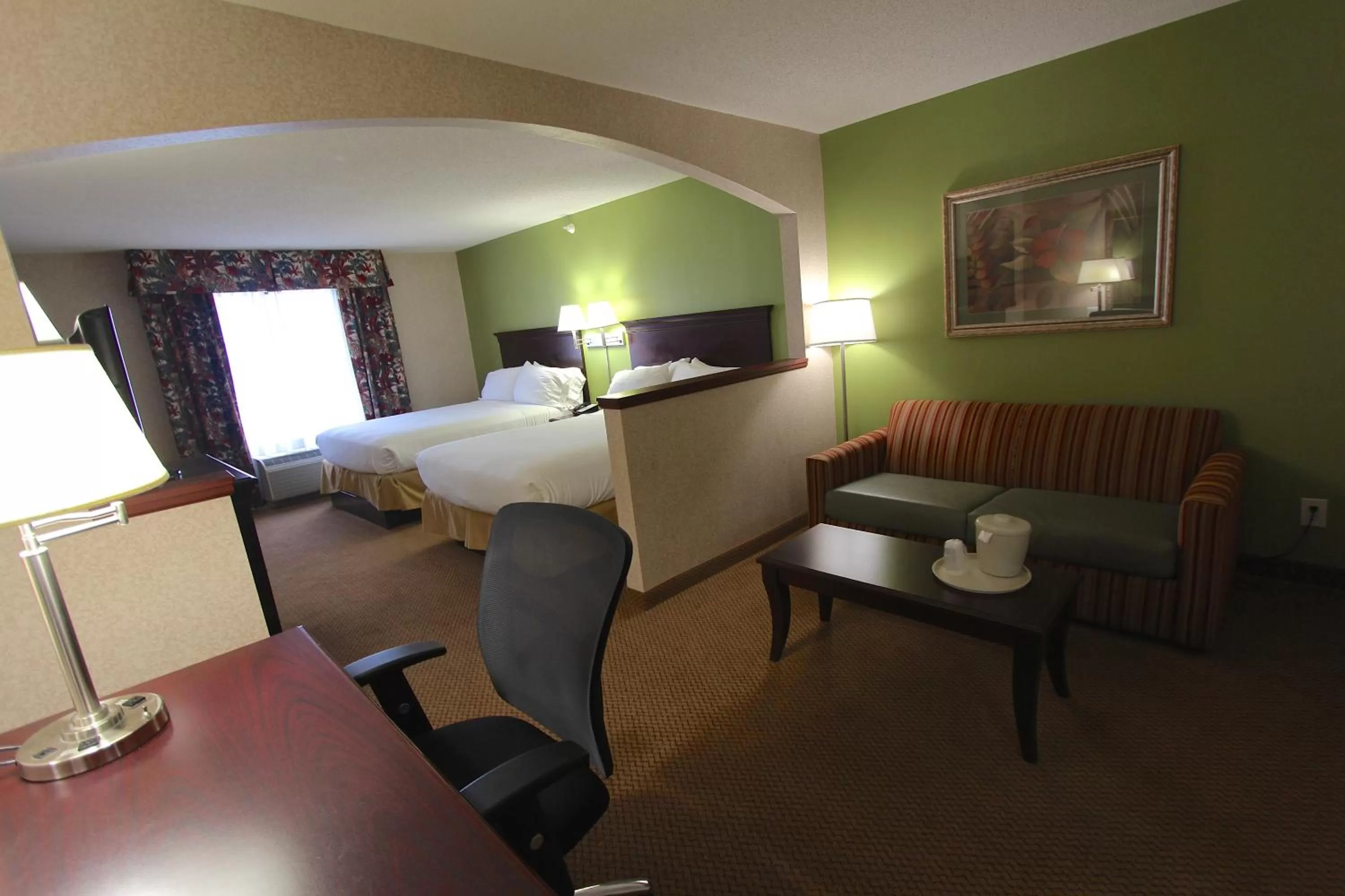 Bedroom, Seating Area in Baymont Inn & Suites by Wyndham Findlay