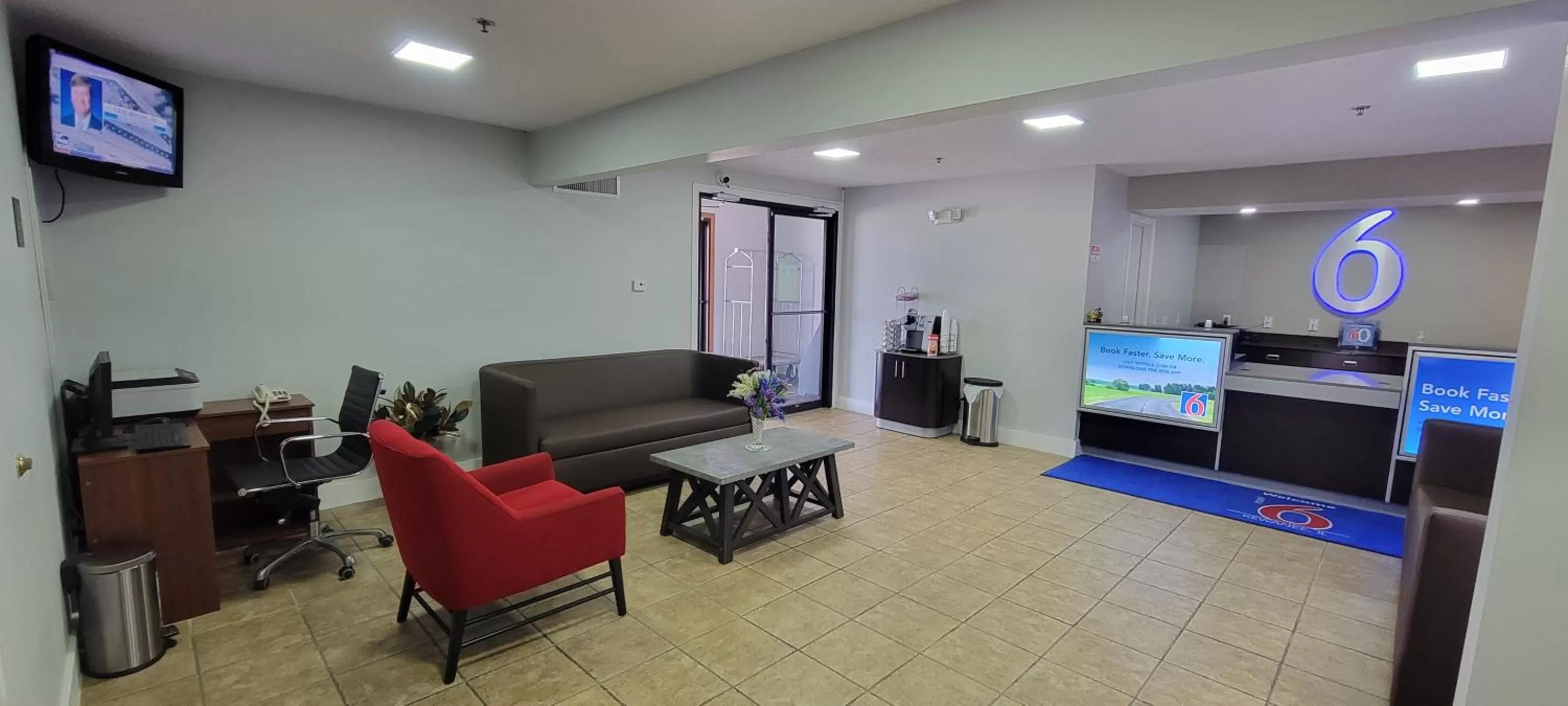 Lobby or reception in Motel 6-Kewanee, IL