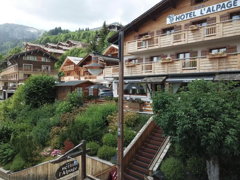 Property Building in L'Alpage