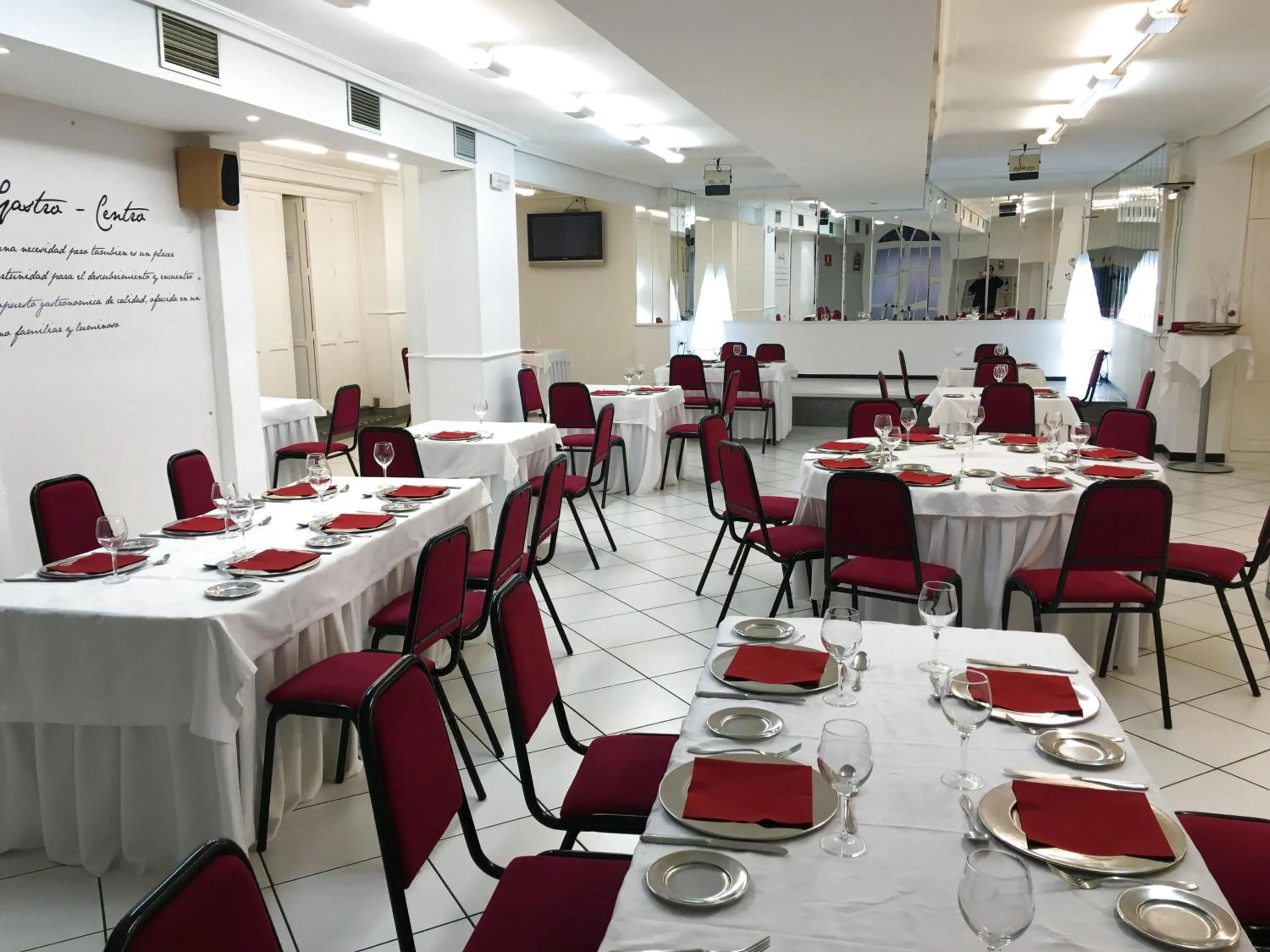Restaurant/places to eat in Hotel El Emigrante