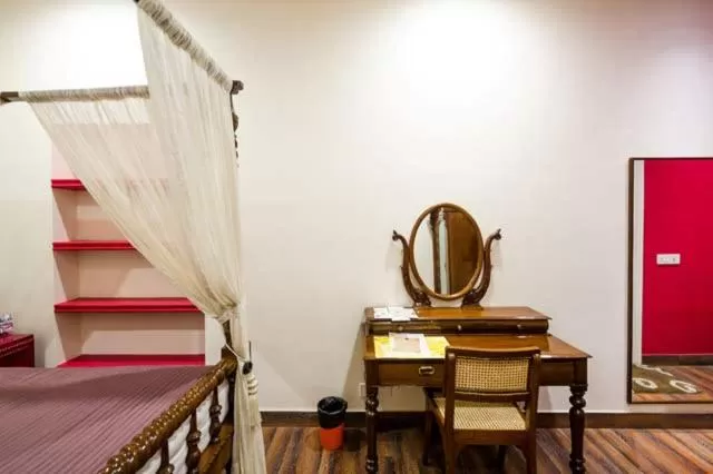 Bed in The Corner Courtyard