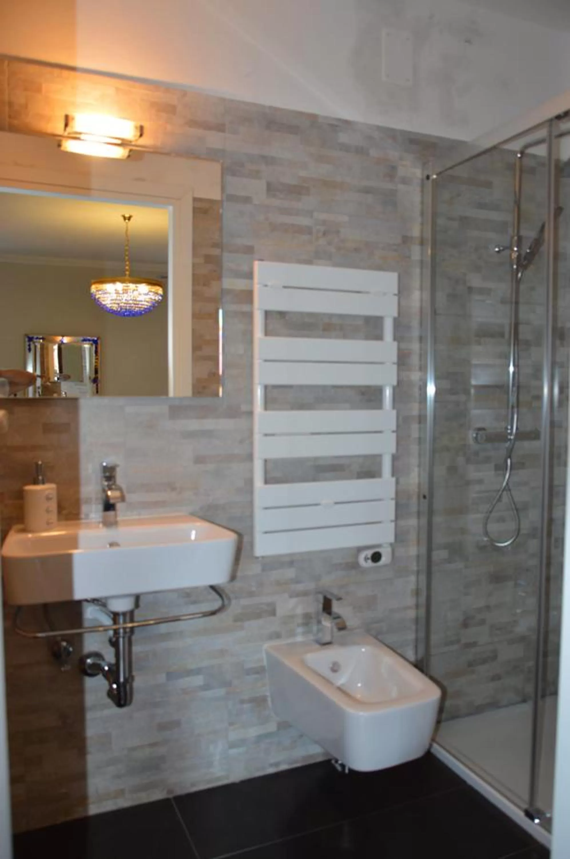 Bathroom in Ca' del Cinema B&B