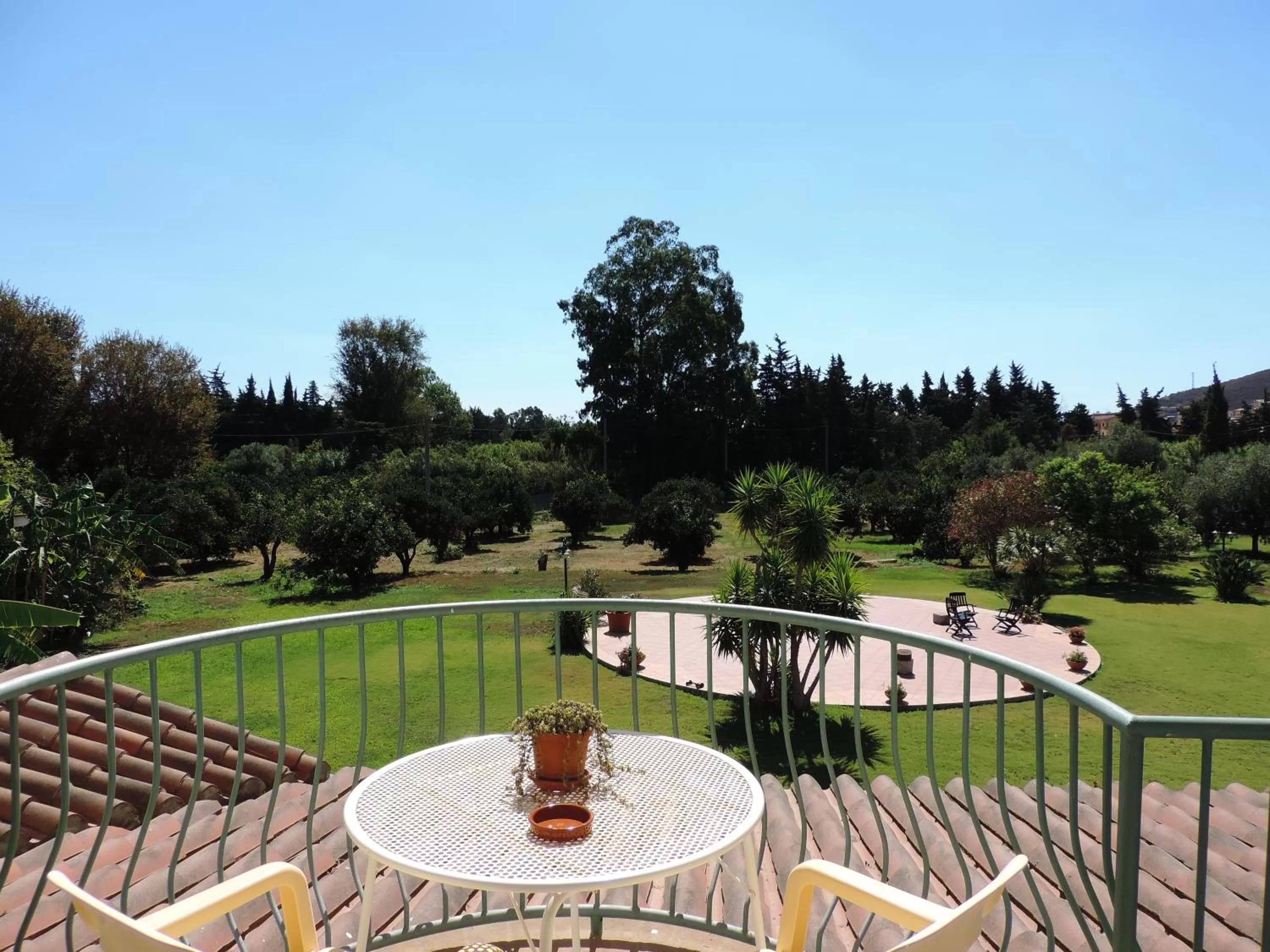 Property building in Hotel Domu Incantada