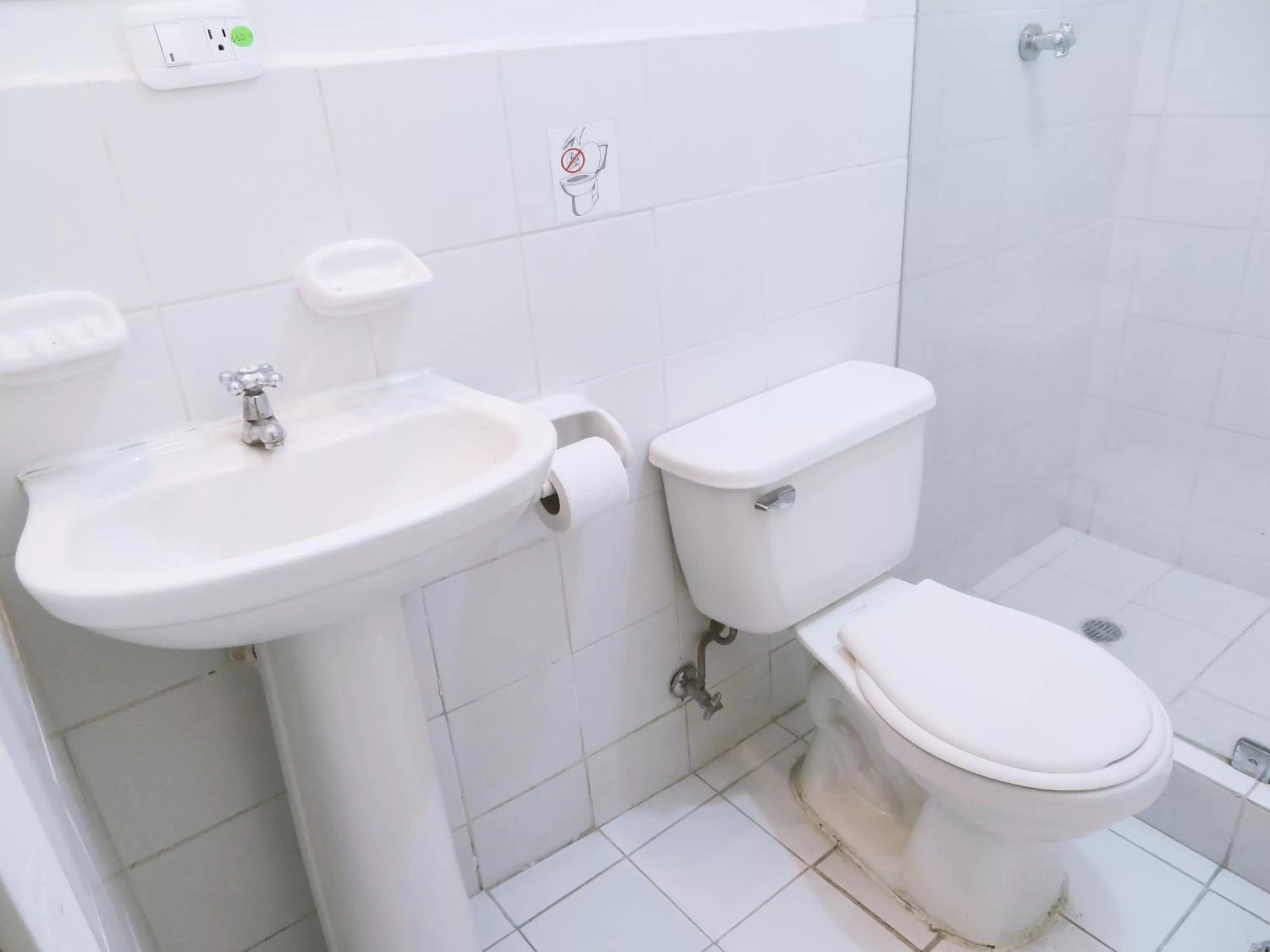 Shower in Bird Garden Guest House