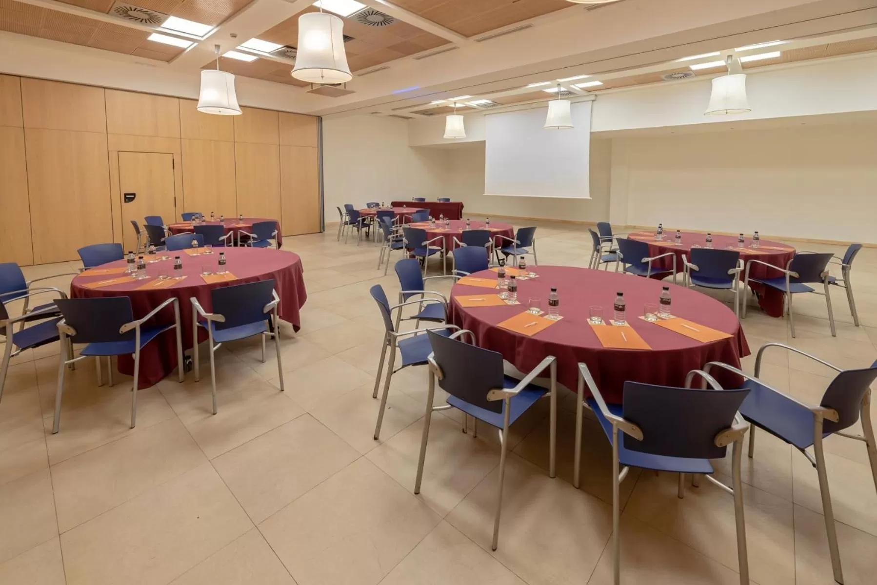 Meeting/conference room in Silken Puerta Valencia