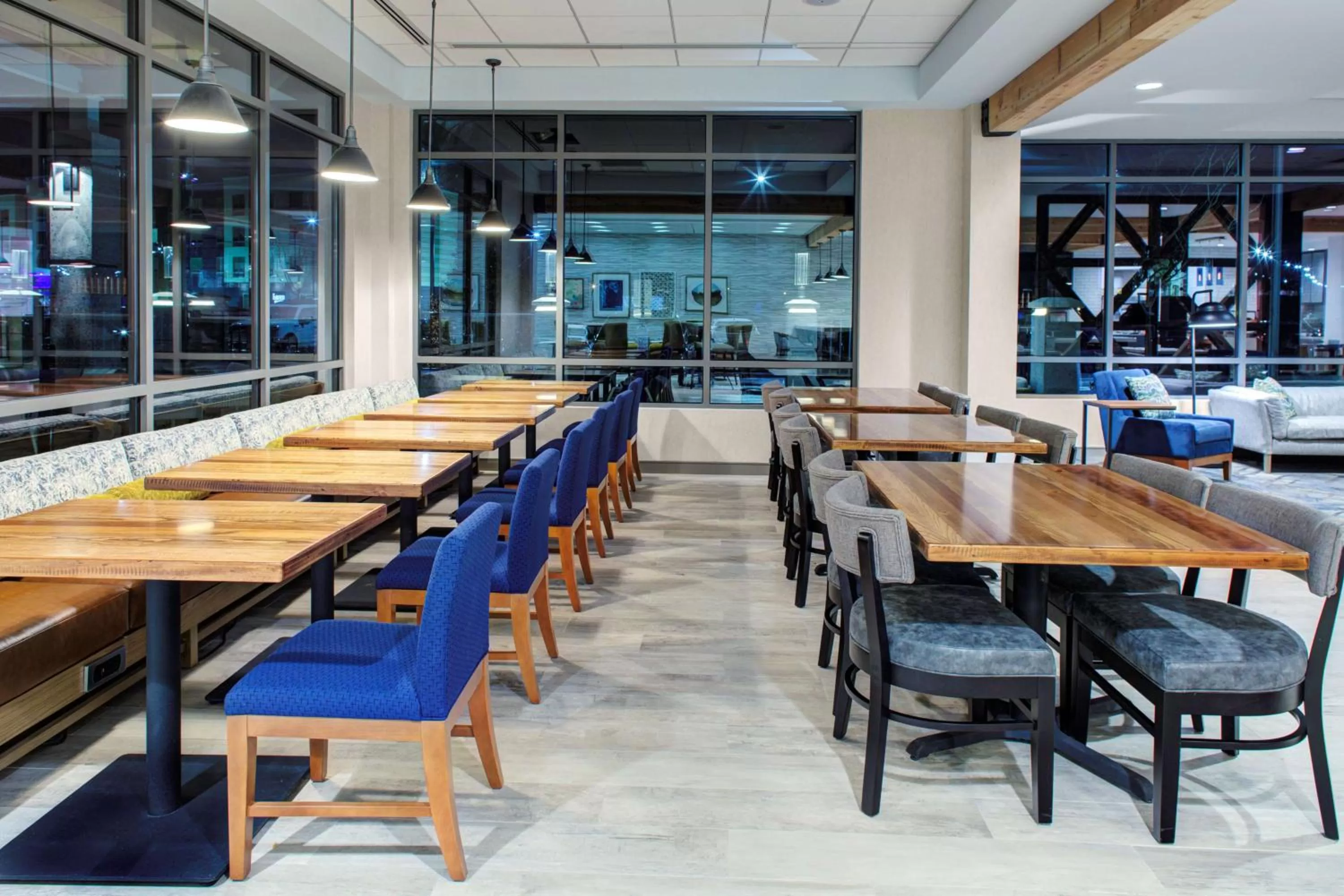 Restaurant/places to eat in Hilton Garden Inn Jackson