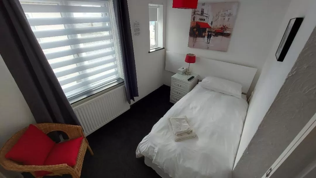 Bed in The Clifton at Paignton