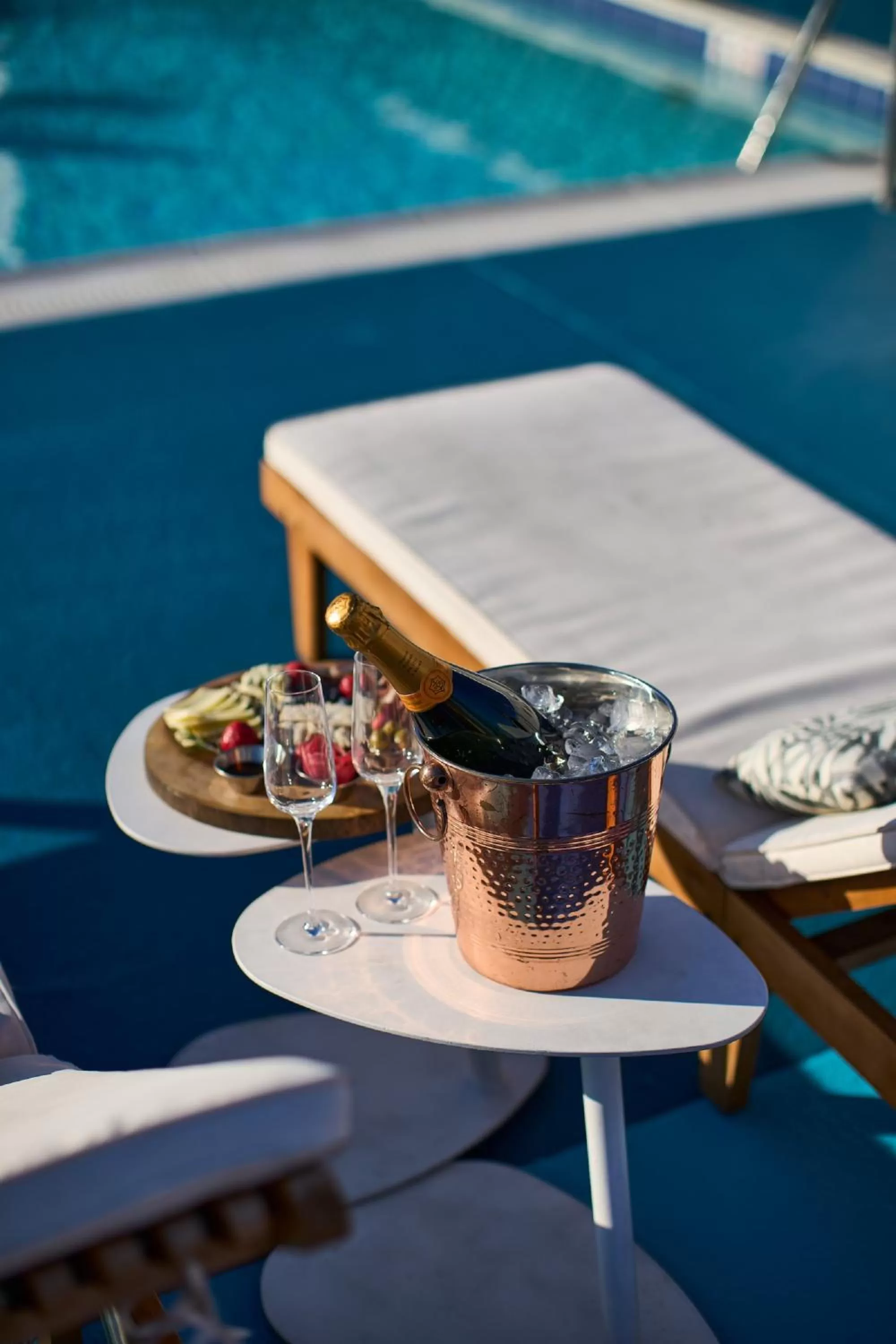 Drinks in The Ven at Embassy Row, Washington, D.C., a Tribute Portfolio Hotel