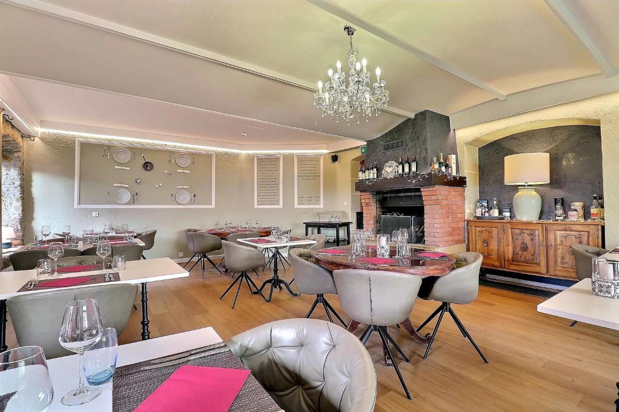 Restaurant/Places to Eat in Hôtel Restaurant Bellevue