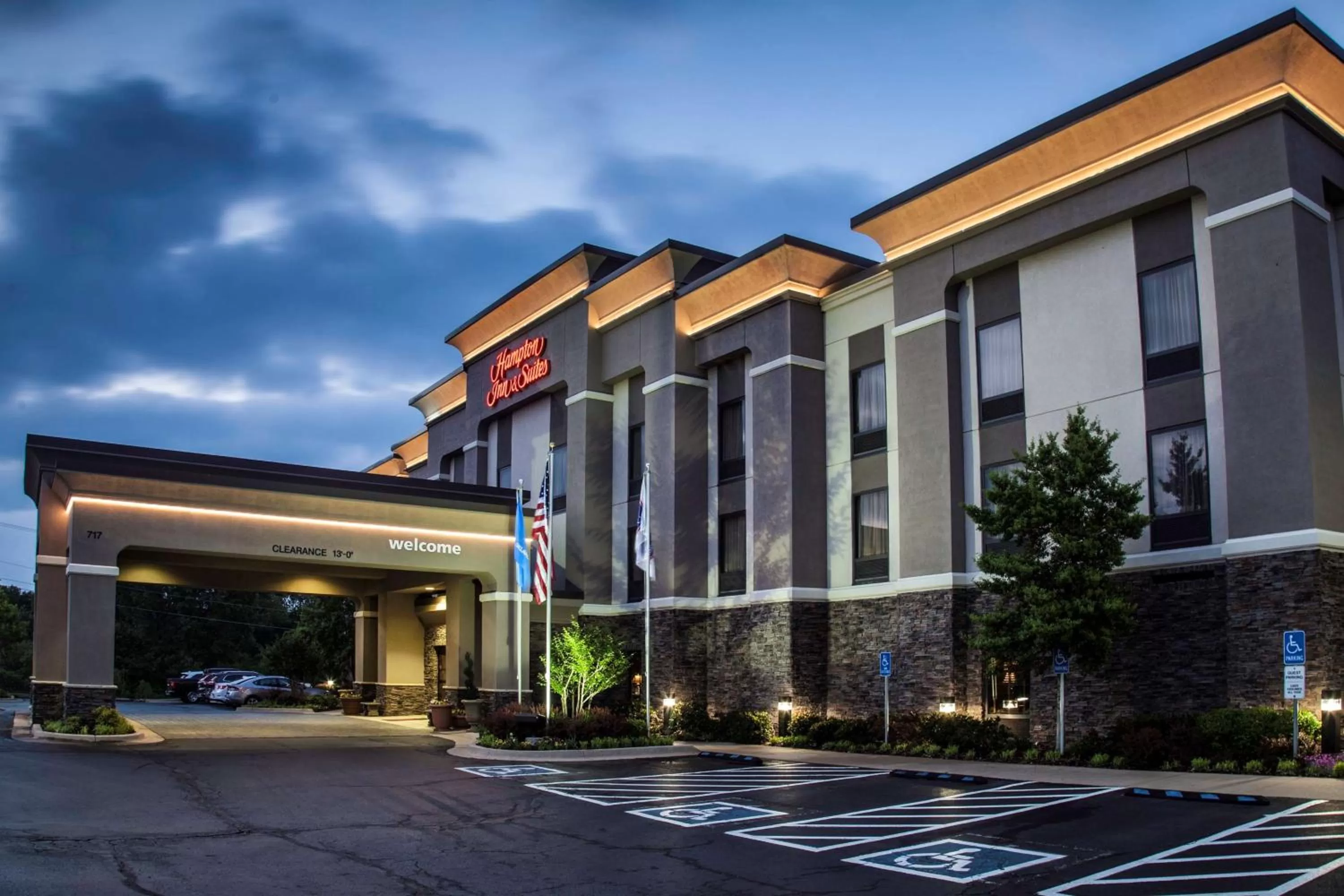 Property building in Hampton Inn & Suites Stillwater