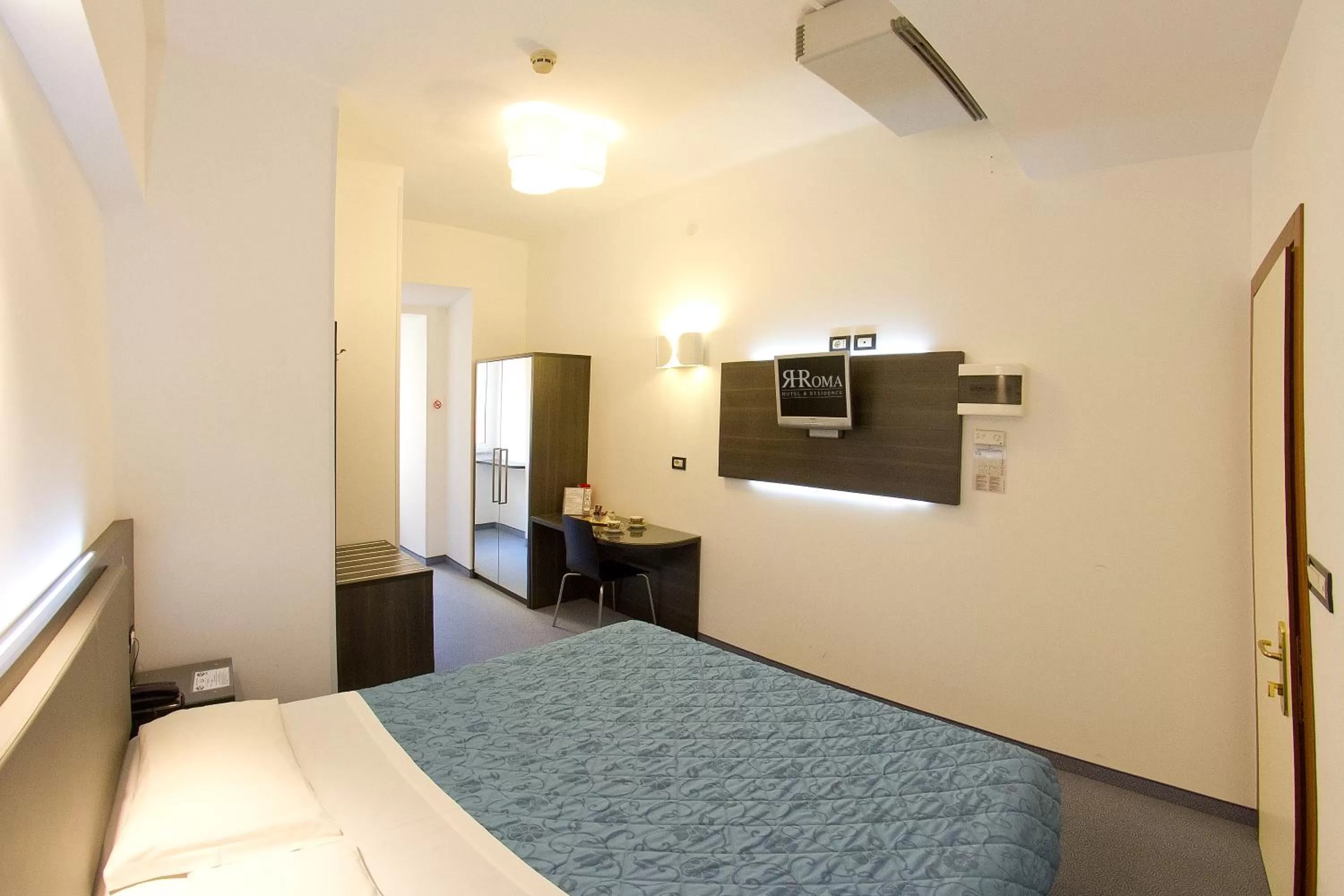 Bedroom, Bed in Hotel Roma