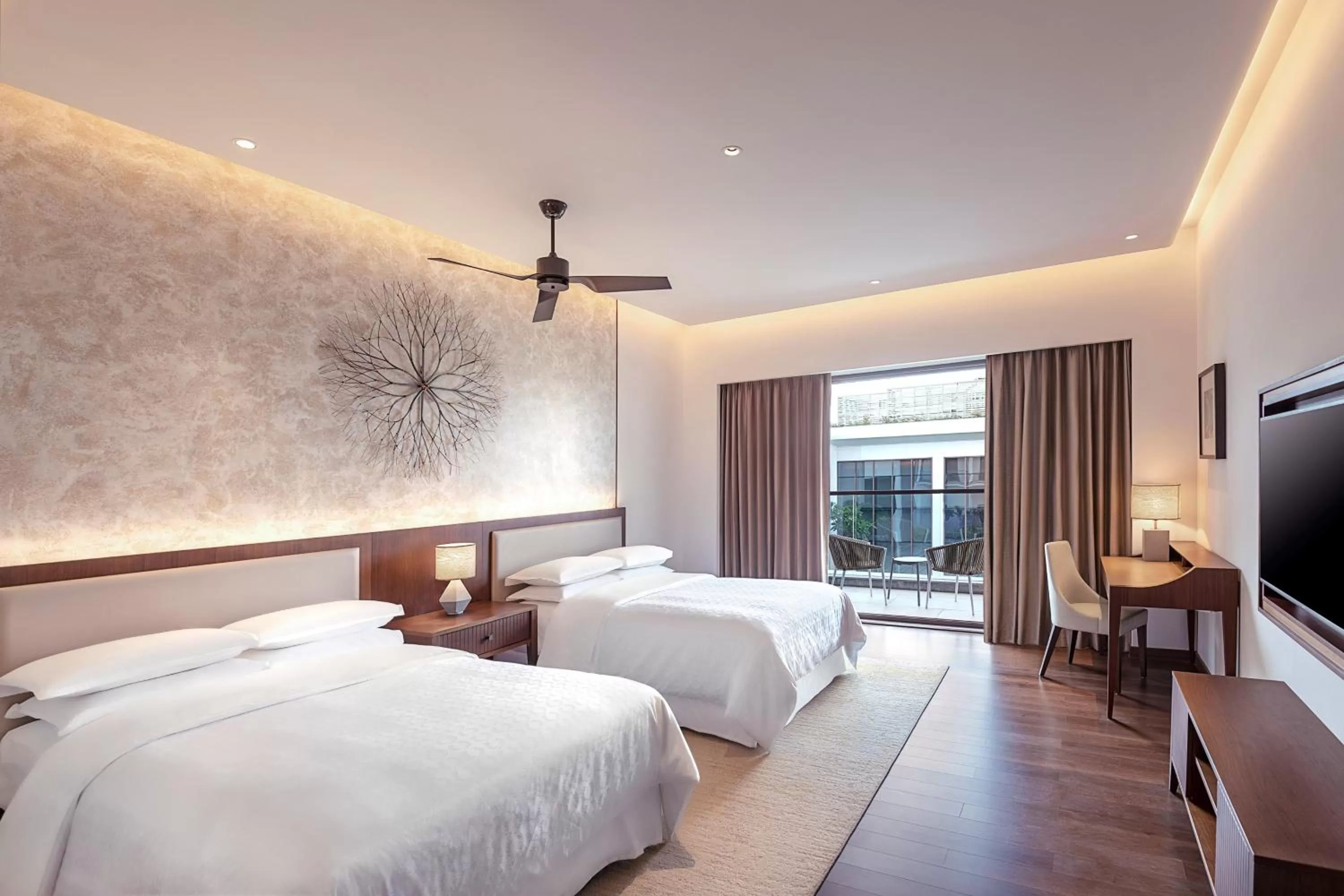 Photo of the whole room, Bed in Sheraton Grand Chennai Resort & Spa