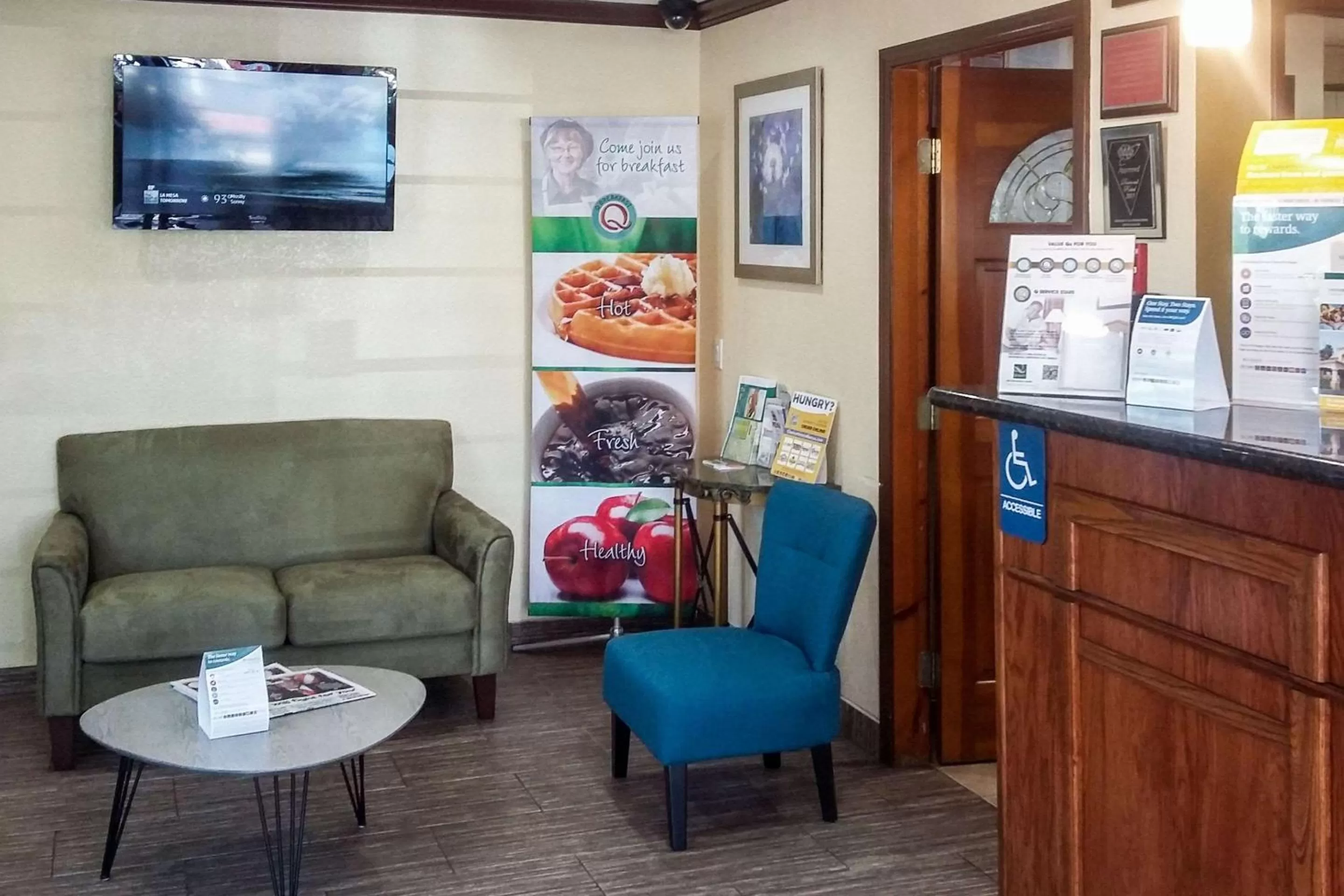 Lobby or reception in Quality Inn San Diego I-5 Naval Base