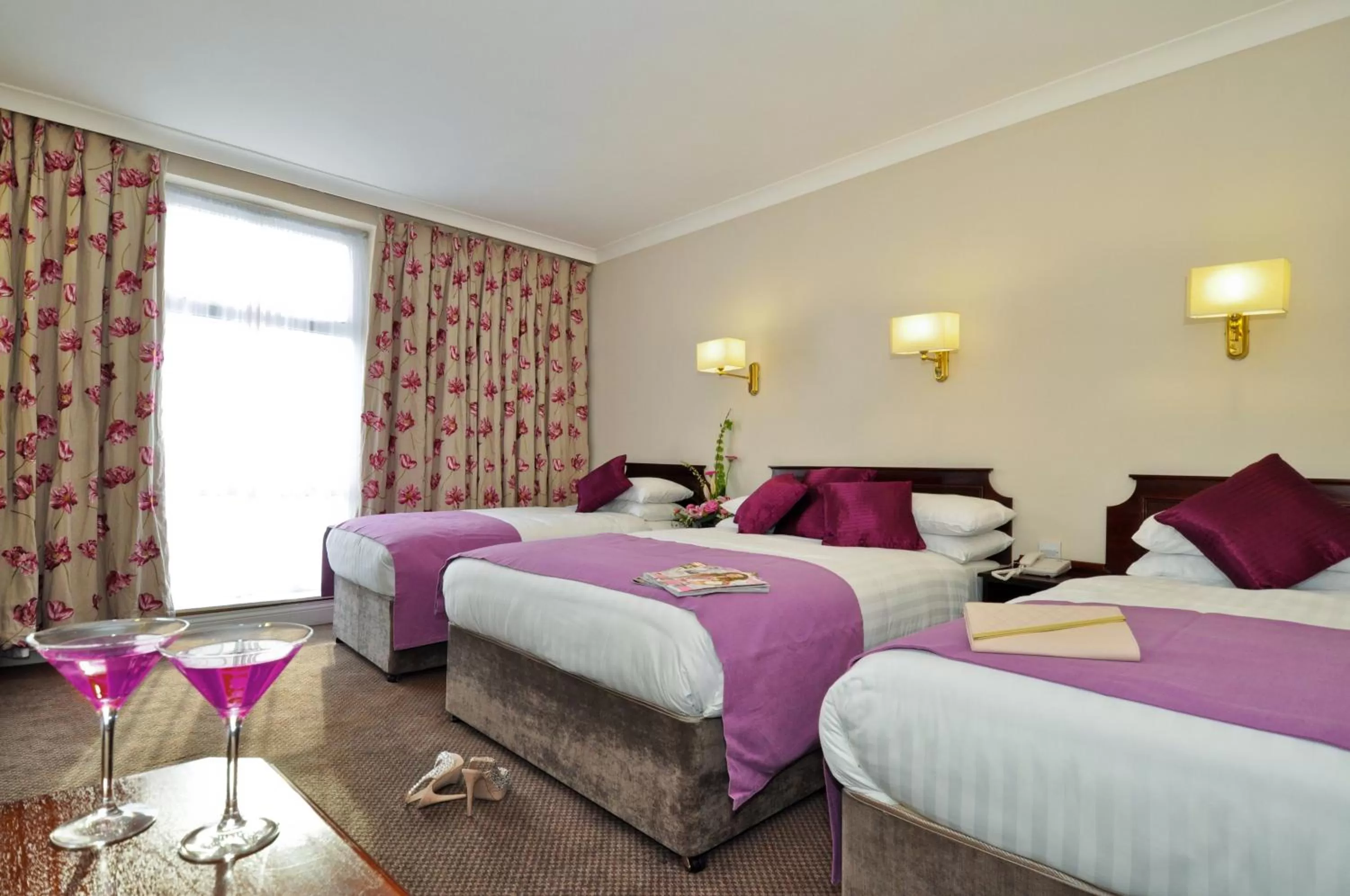 Bed in Flannery's Hotel