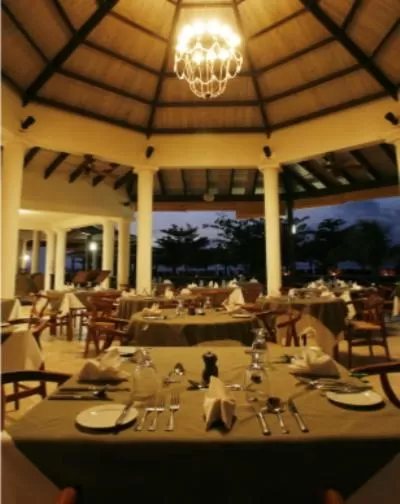 Restaurant/places to eat in Coyaba Beach Resort