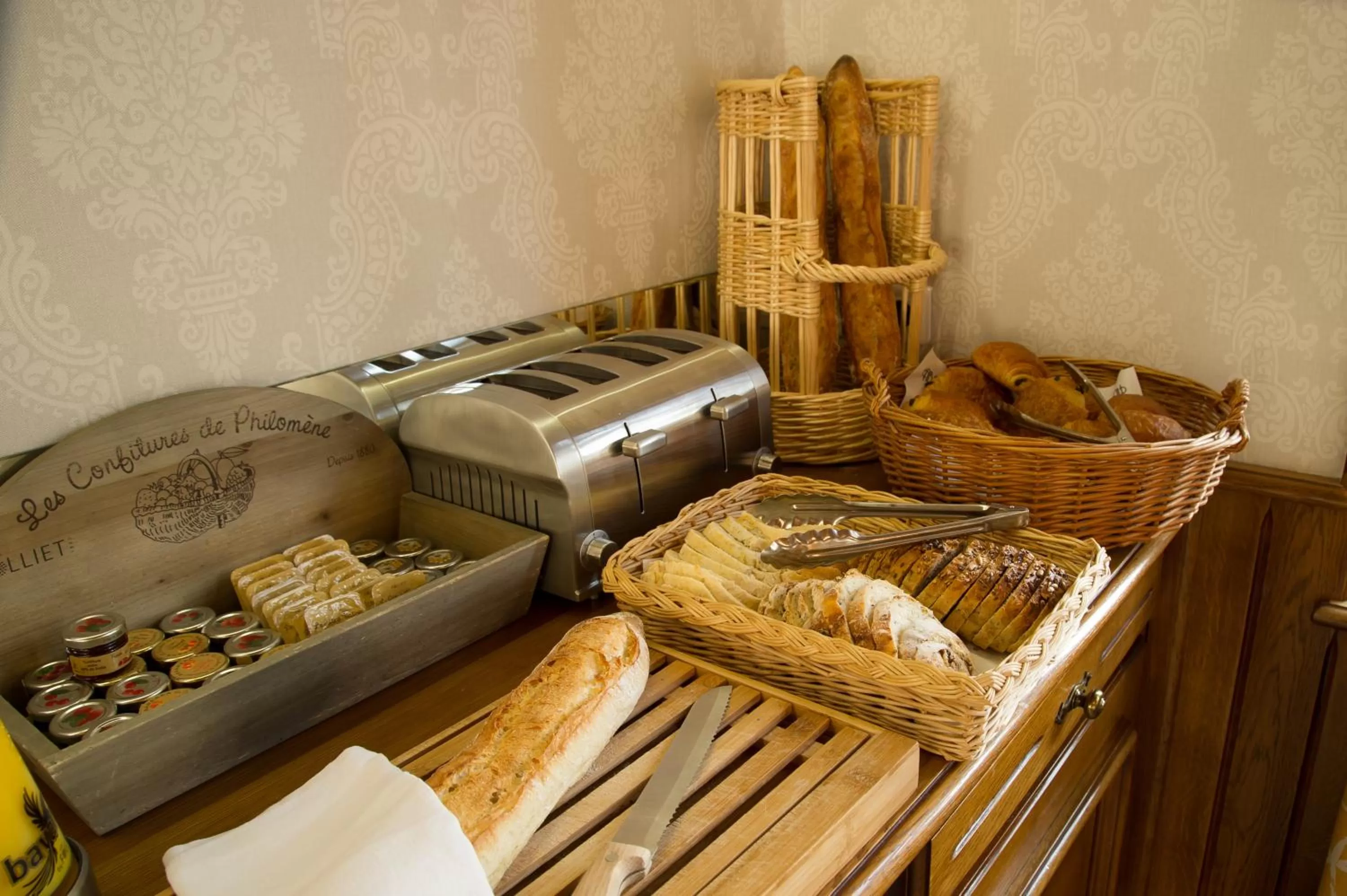 Breakfast in Hotel Eden