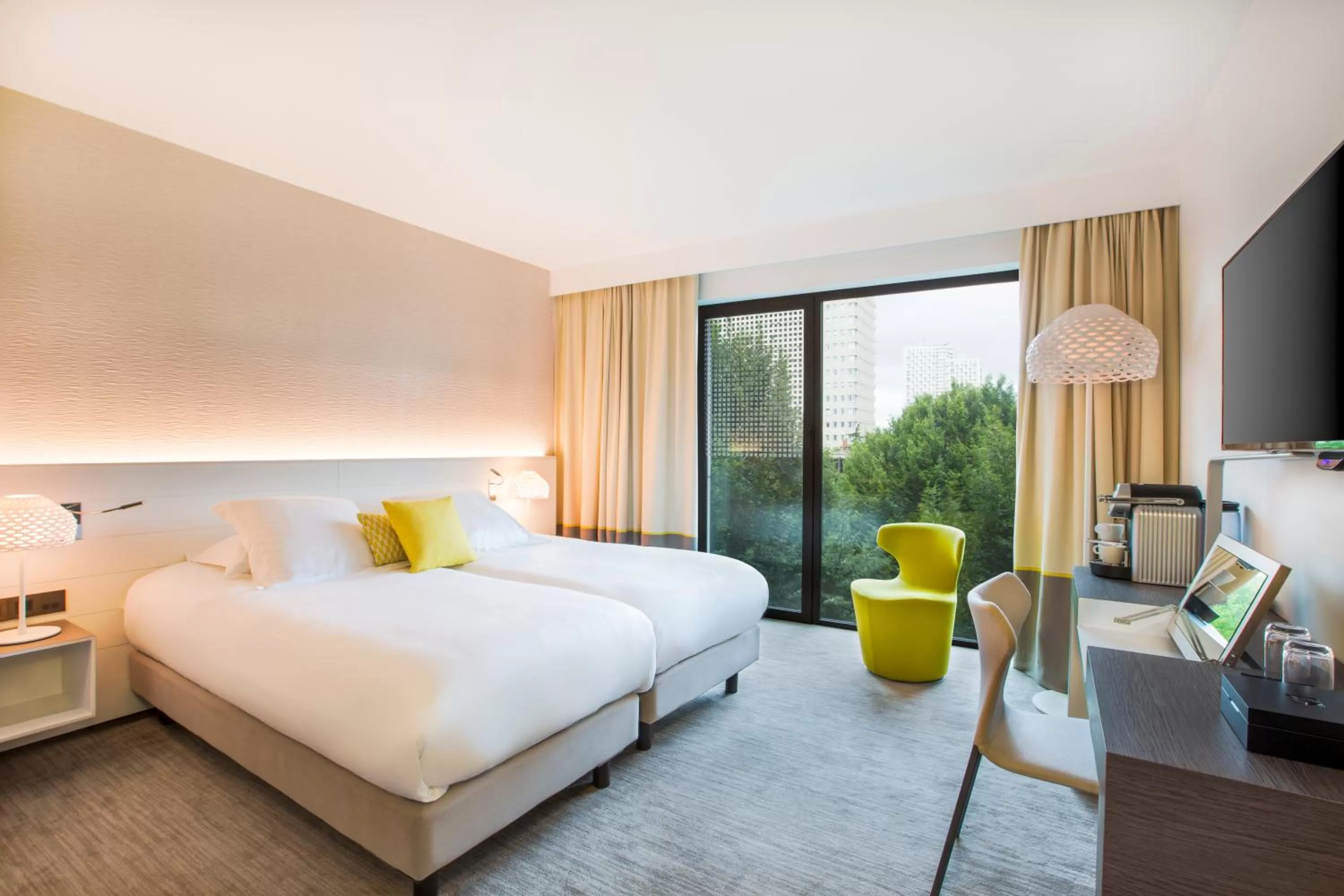 Property building, Bed in BW Premier Collection Le Saint Antoine Hotel et Spa