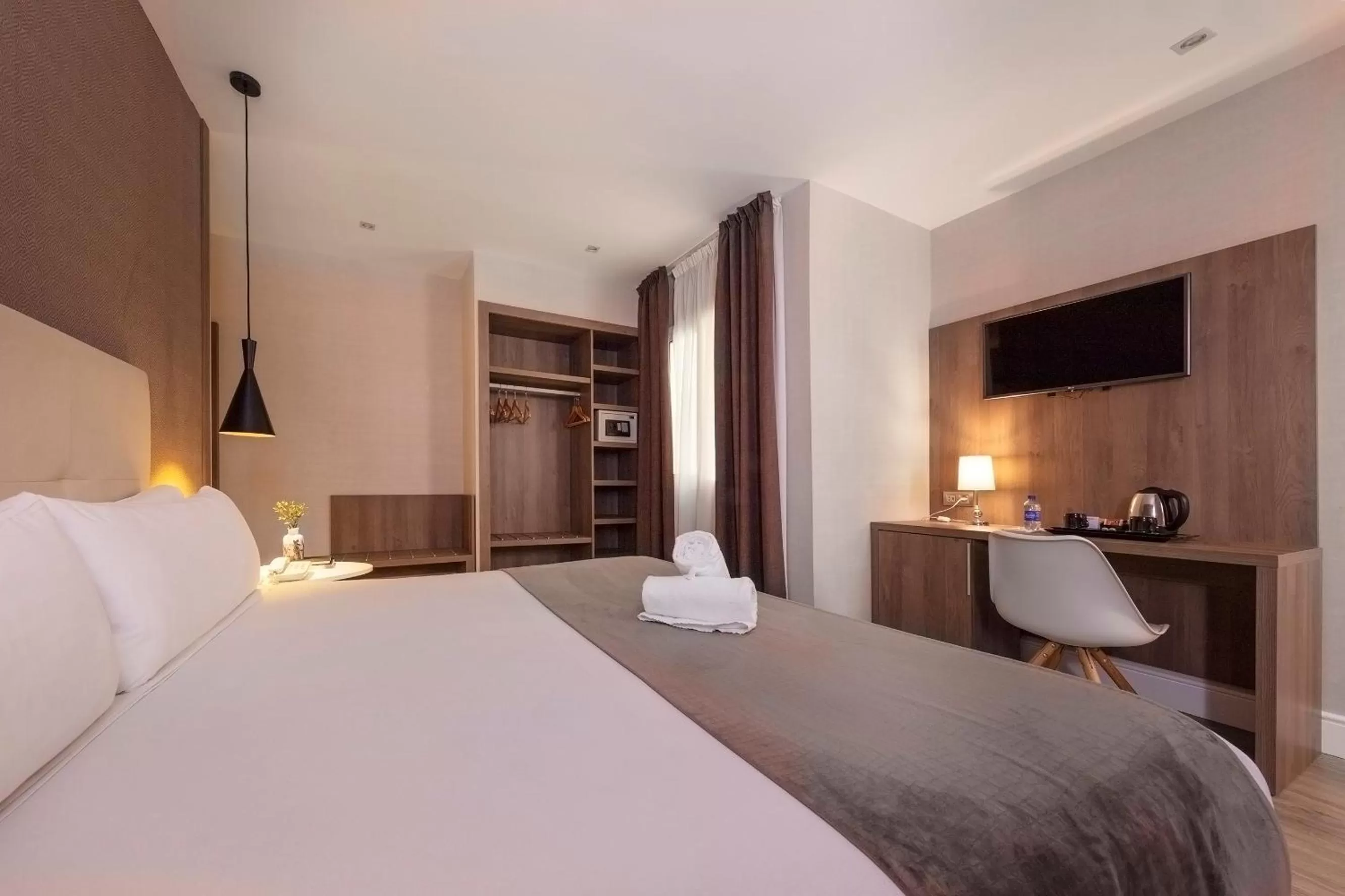 Decorative detail, Bed in Hotel Oasis