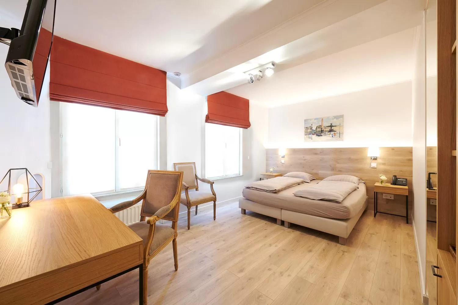 Photo of the whole room, Bed in Hotel Royal Astrid