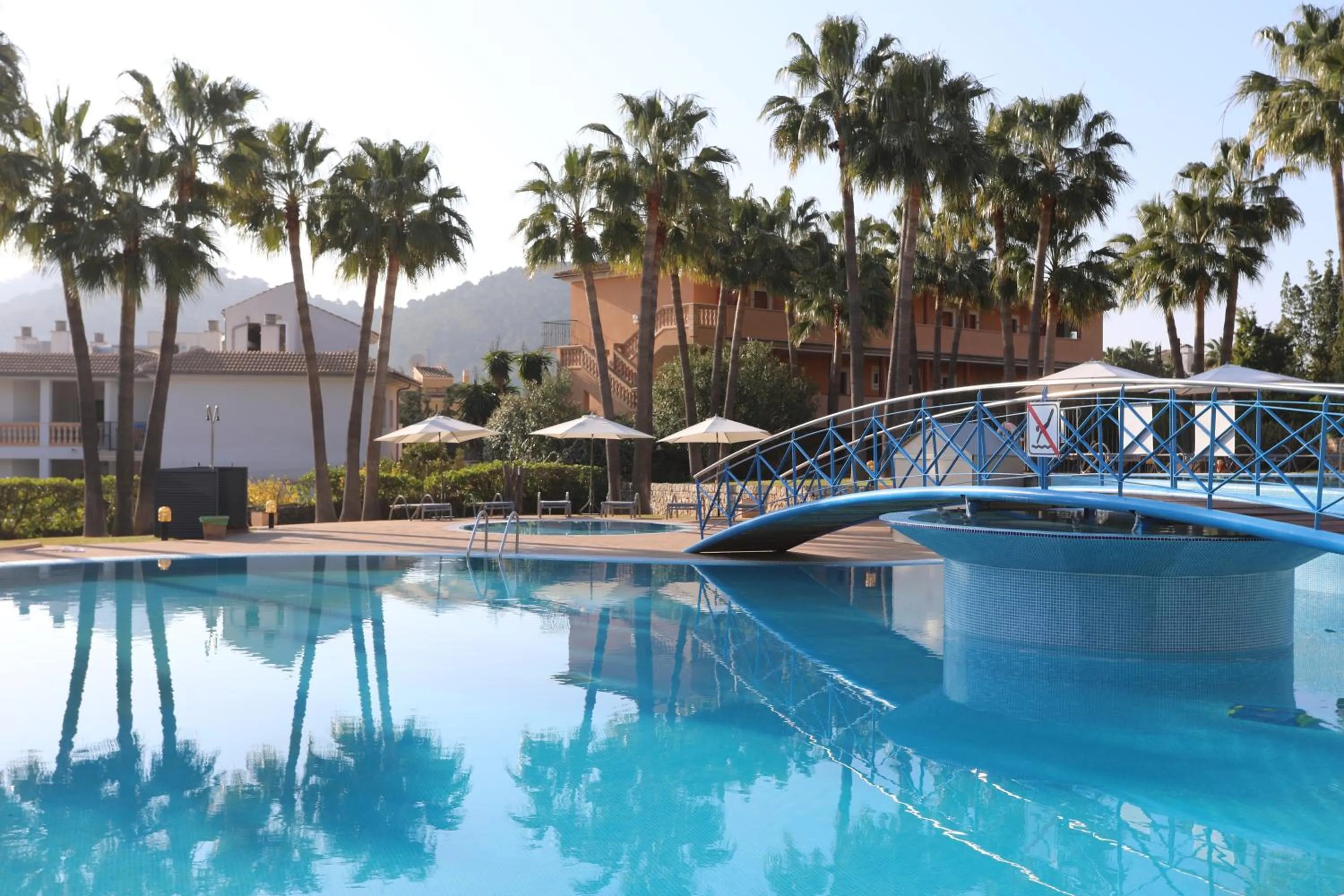 Swimming pool in Mon Port Hotel & Spa