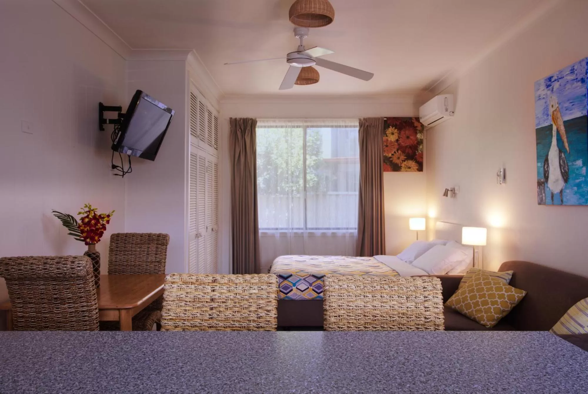 Photo of the whole room, Bed in Tuncurry Motor Lodge