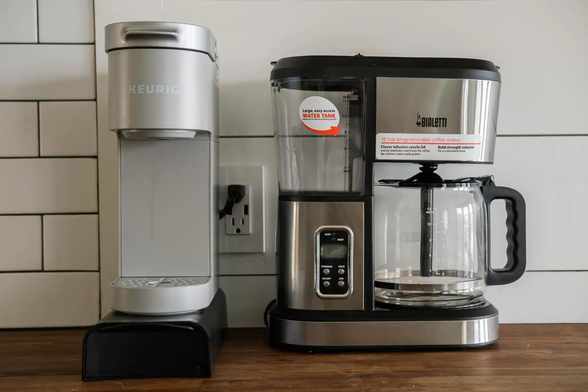 Coffee/tea facilities in The Marbella