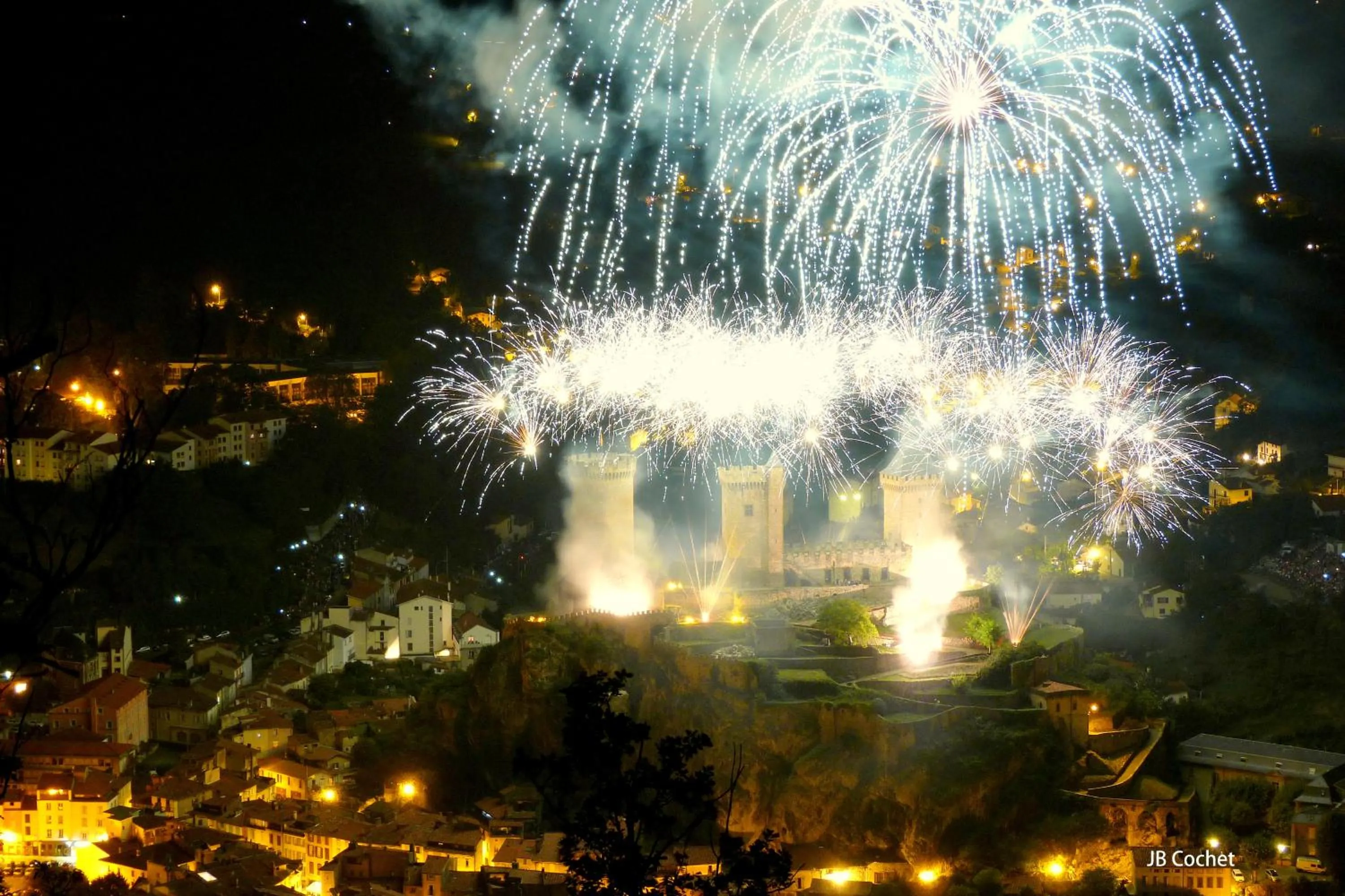 Nearby landmark in Hôtel Le Lons