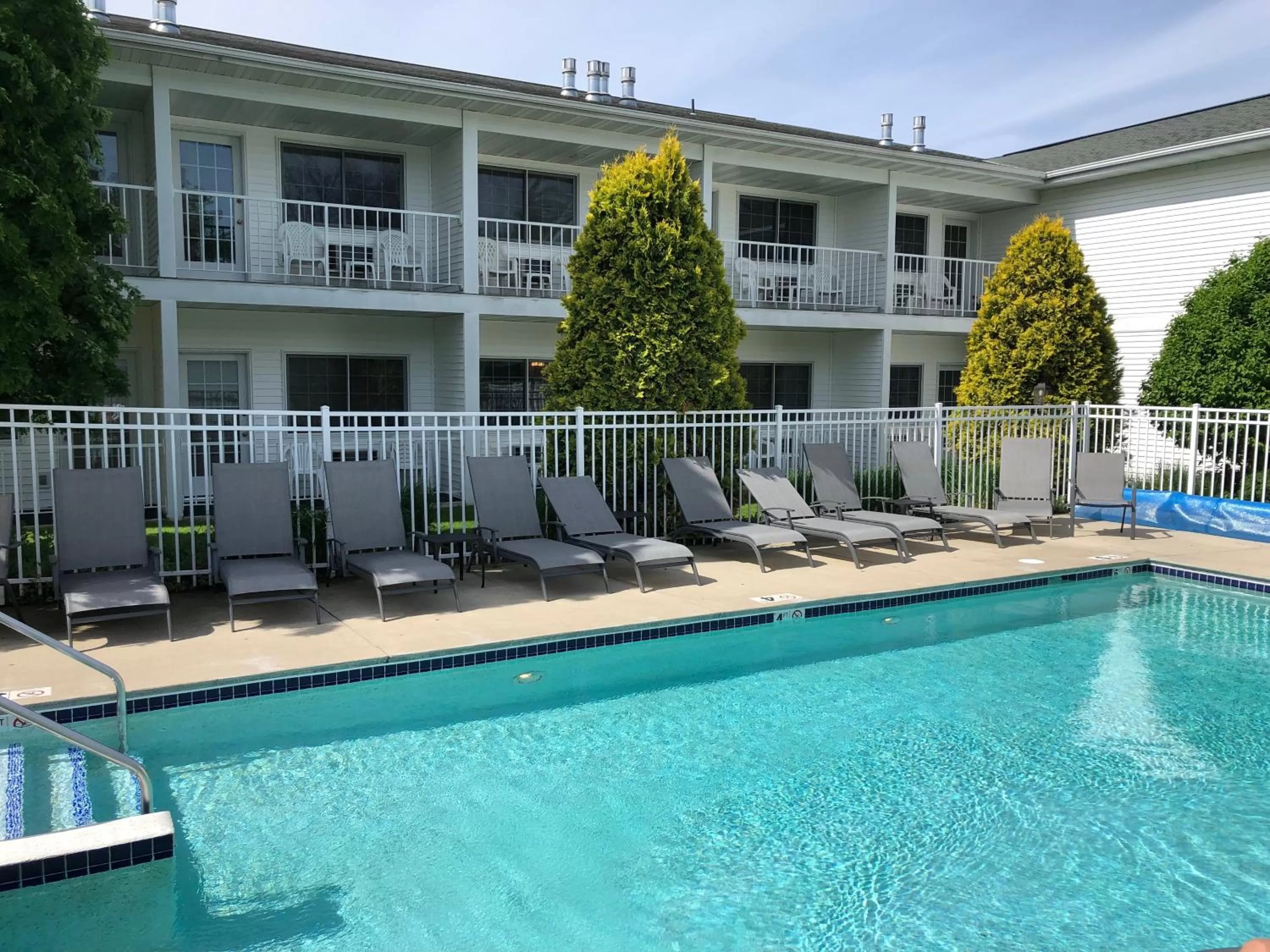 Swimming pool in Homestead Suites - Fish Creek