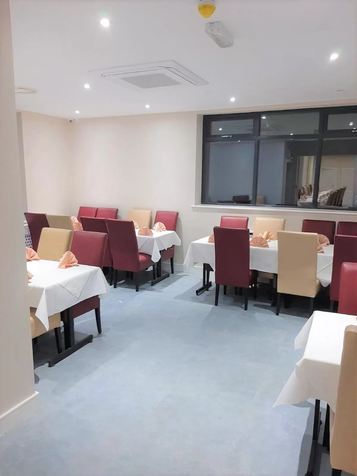 Restaurant/places to eat in Green View Hotel Near Dartford