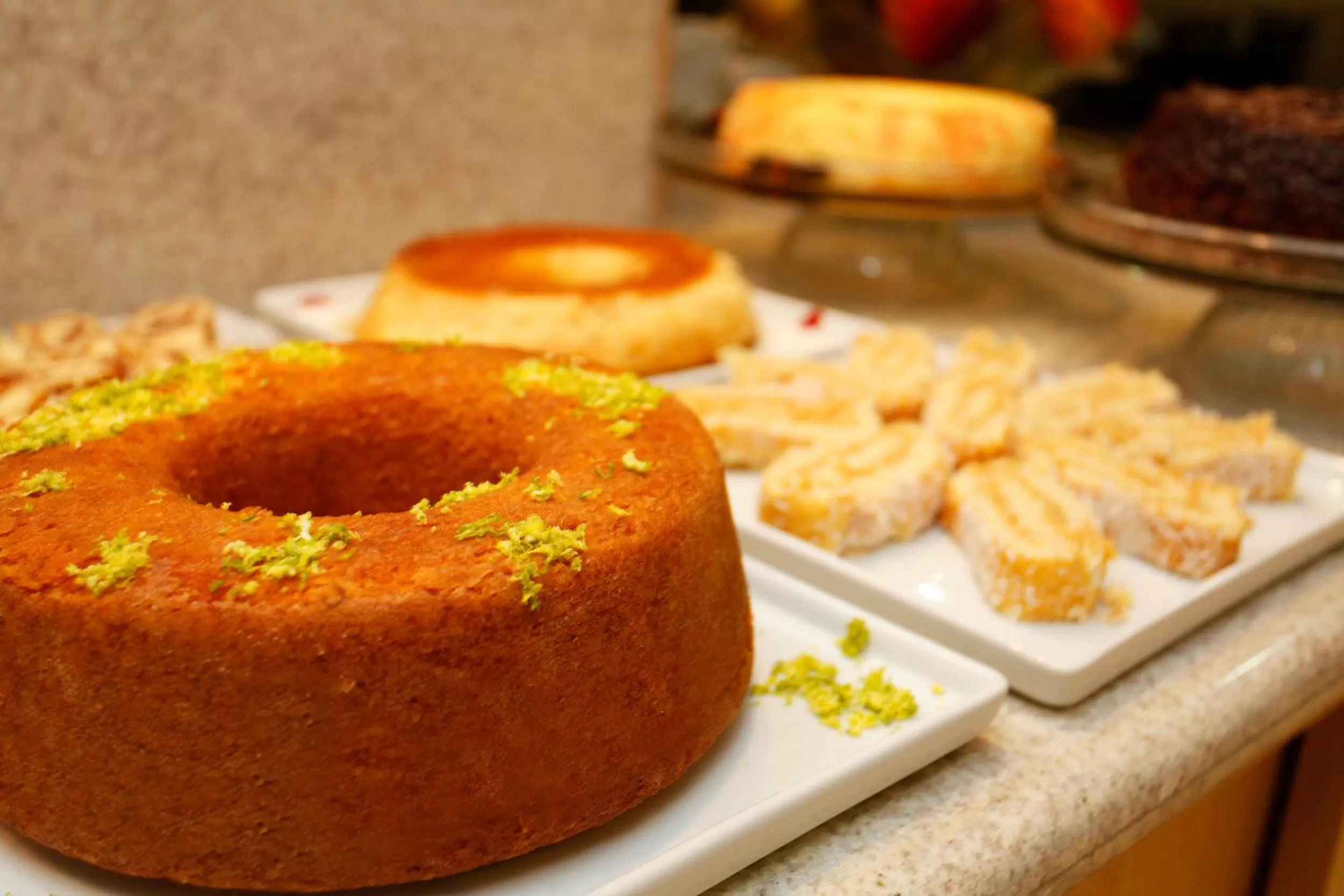 Food in Elegance Praia Hotel