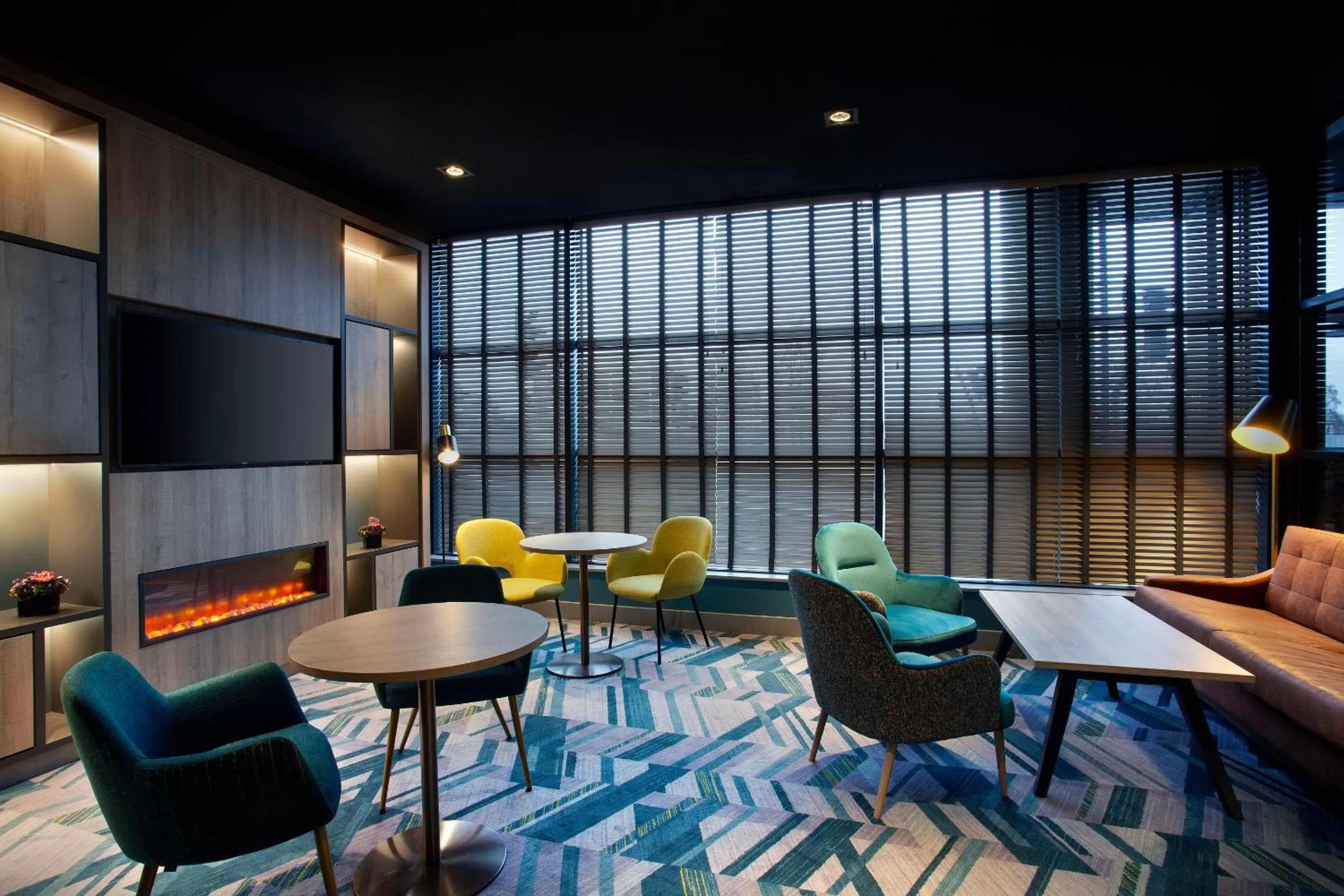 Lobby or reception in Leonardo Hotel Swindon