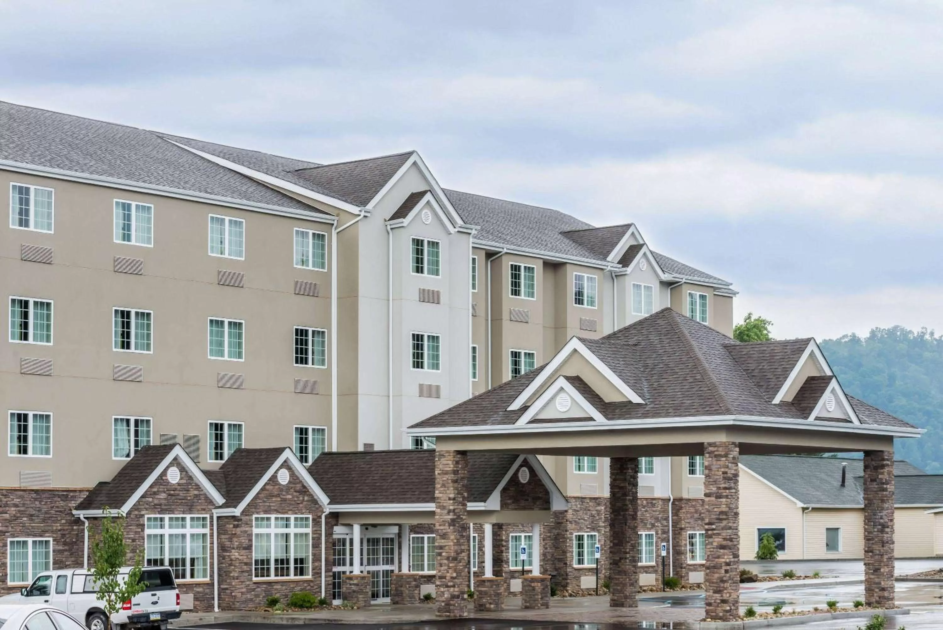 Property building in Microtel Inn & Suites by Wyndham New Martinsville