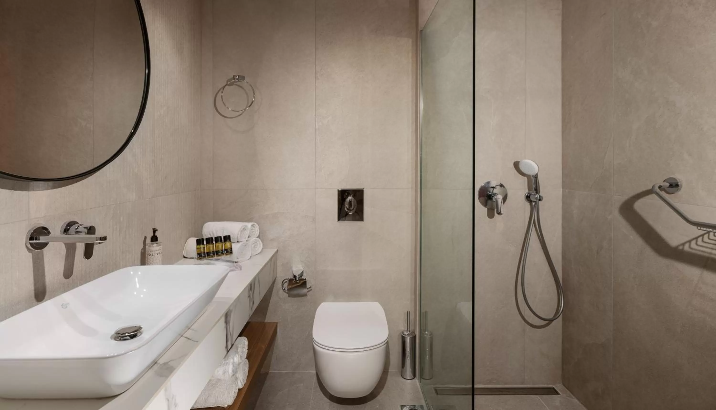 Bathroom in Platanista Hotel