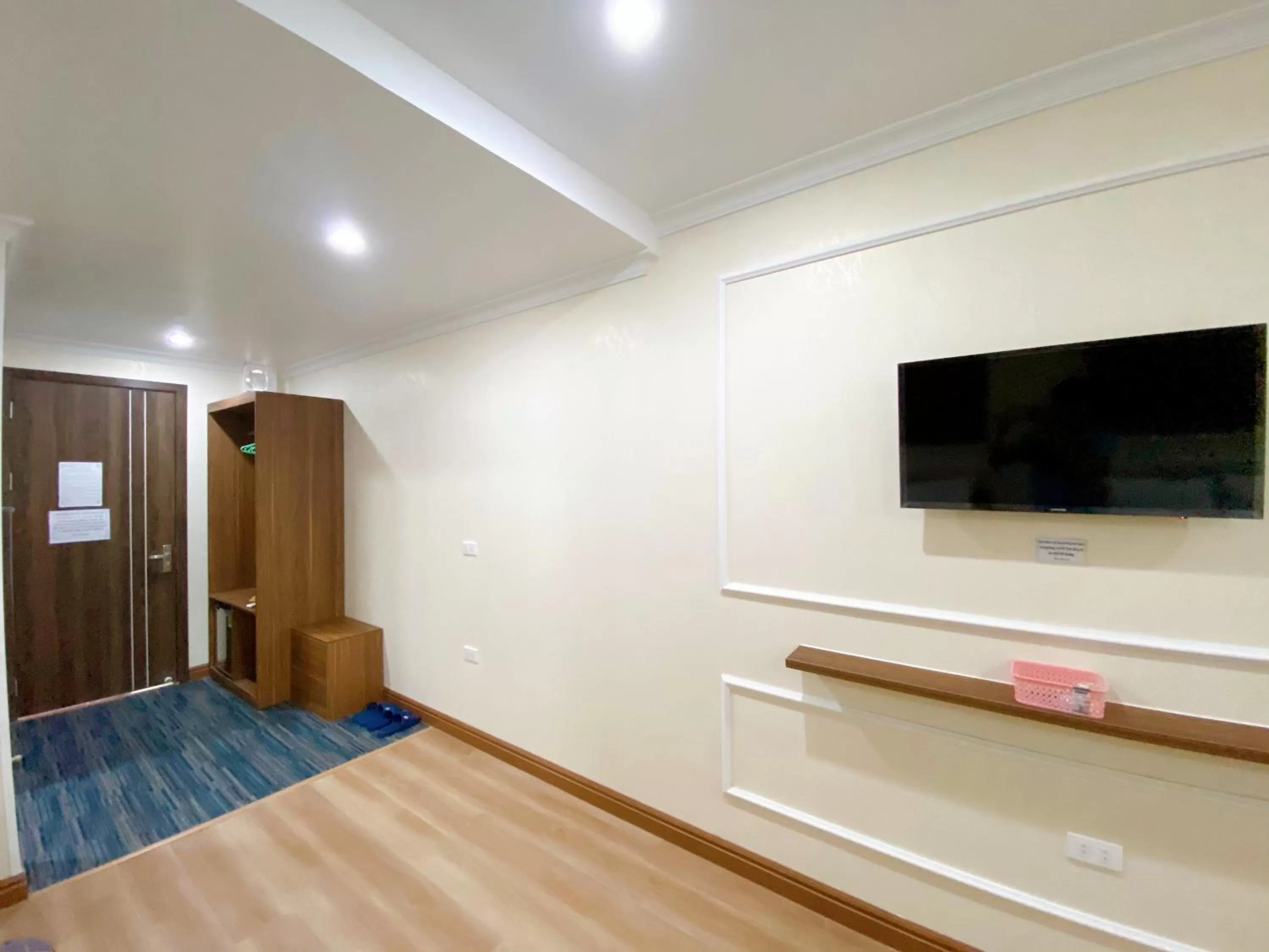 TV and multimedia in Đình Vũ 3 Motel