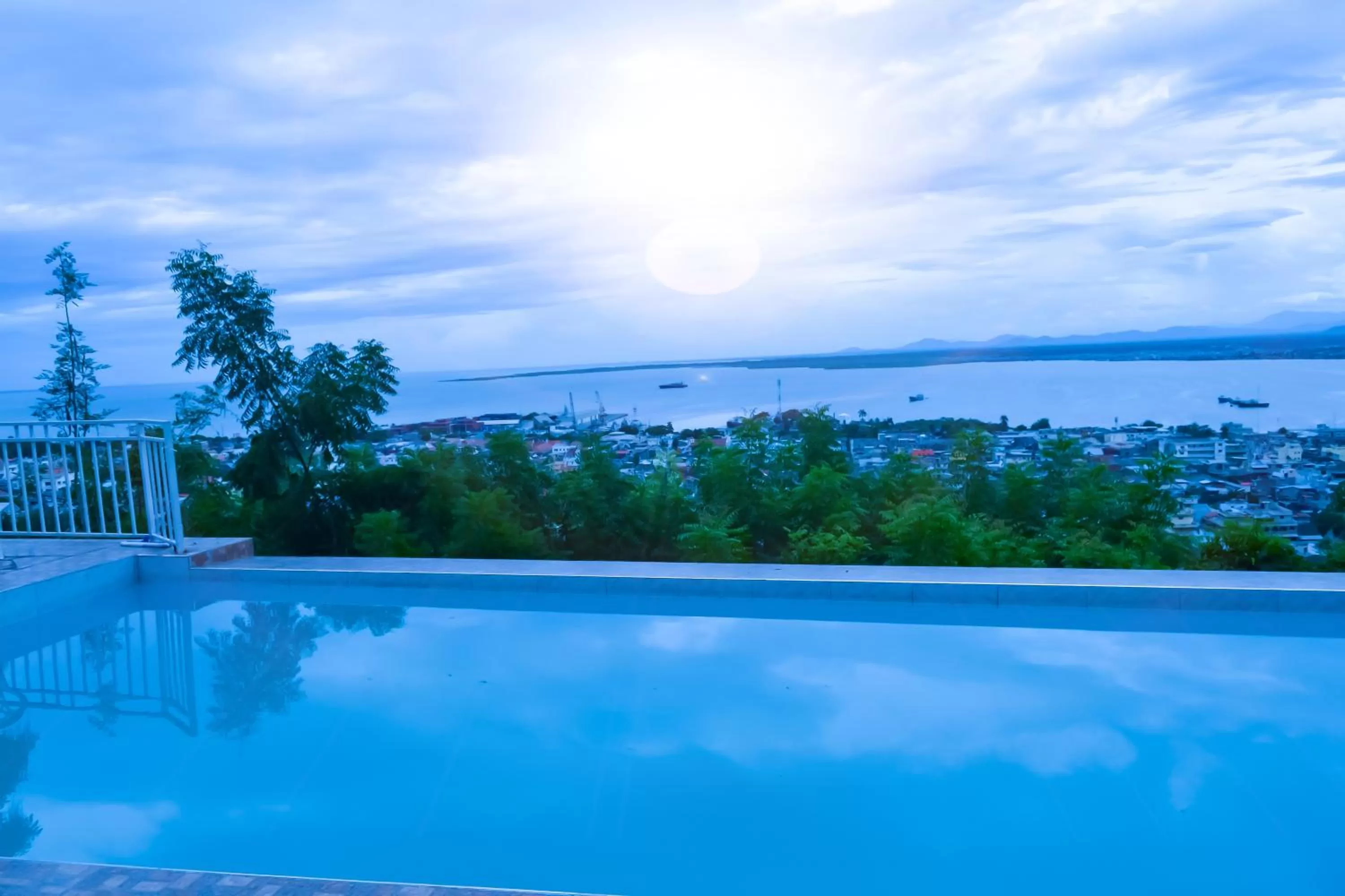 Swimming pool in Habitation Des Lauriers