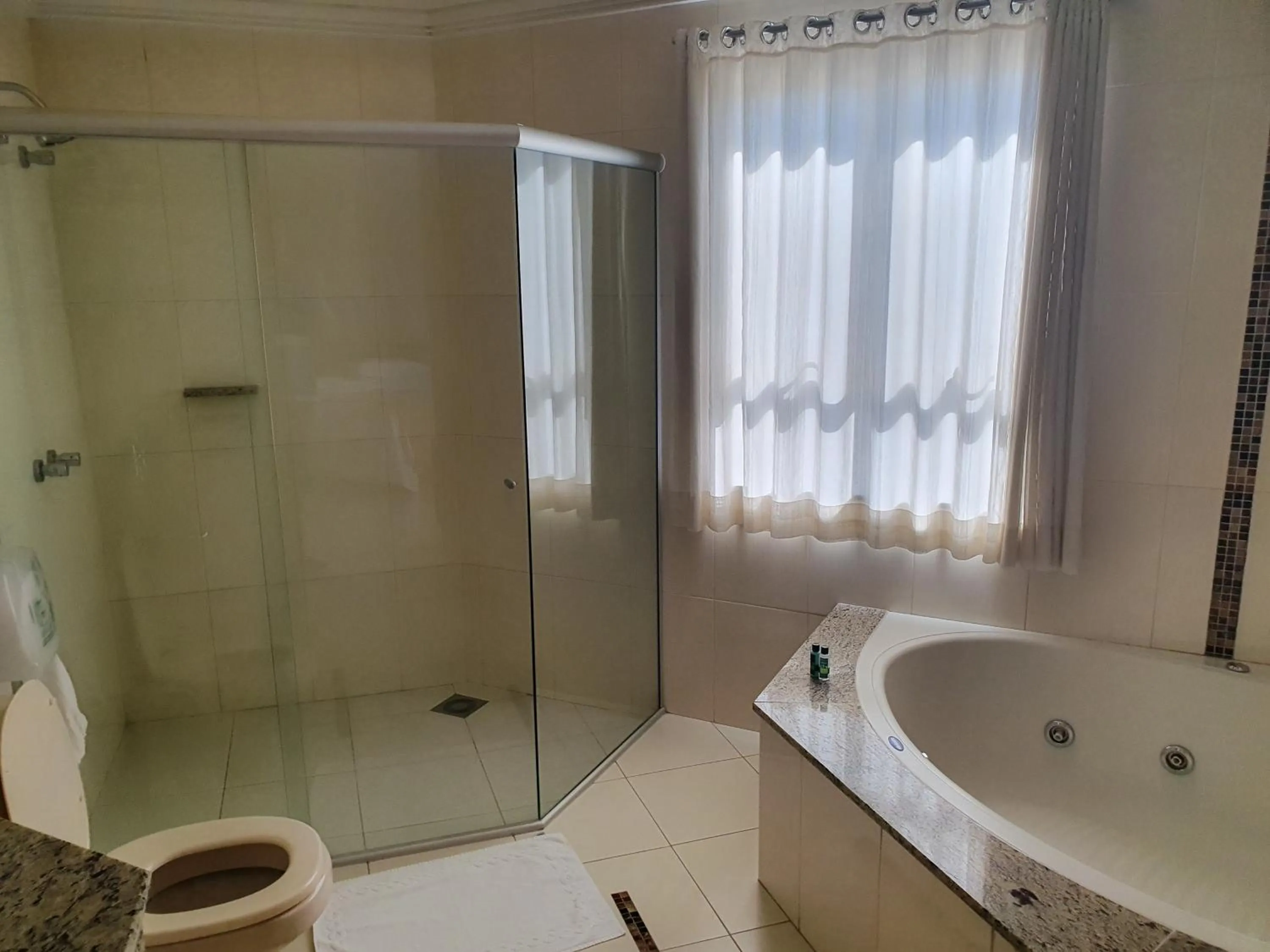 Hot Tub in San Marino Palace Hotel