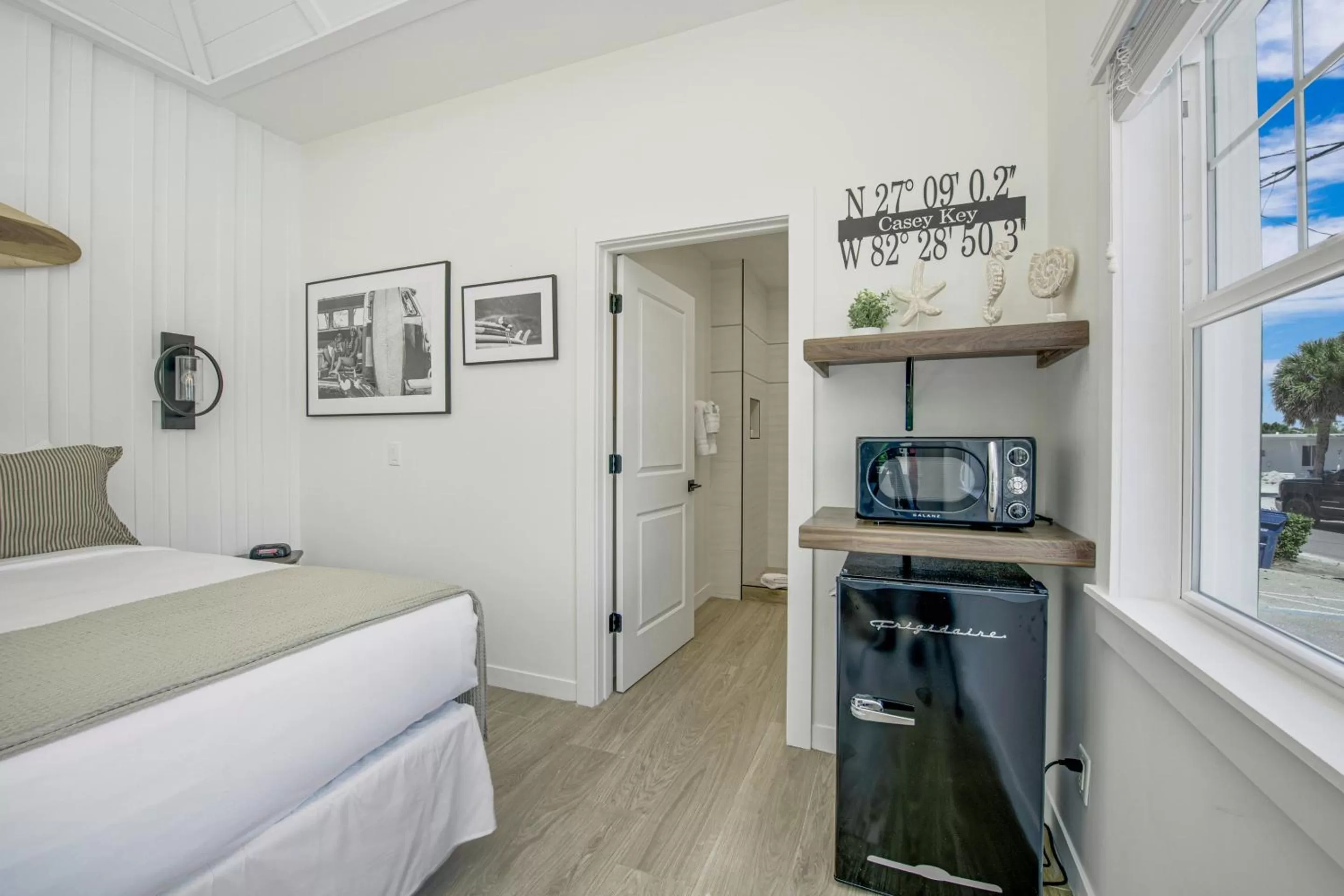 Bed in Casey Key Resorts - Beachfront