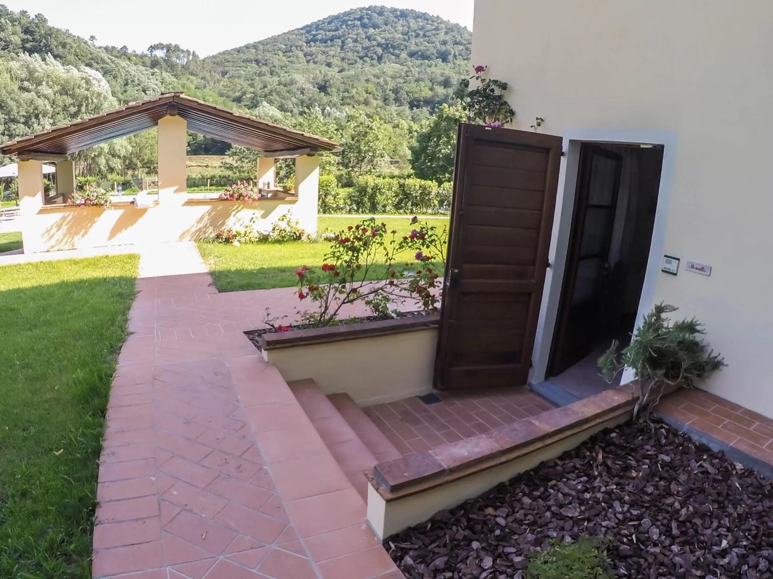 Facade/entrance in CASALE LA FATA -tipico toscano immerso nelle colline tra Lucca e Versilia, 6 appartamenti indipendenti