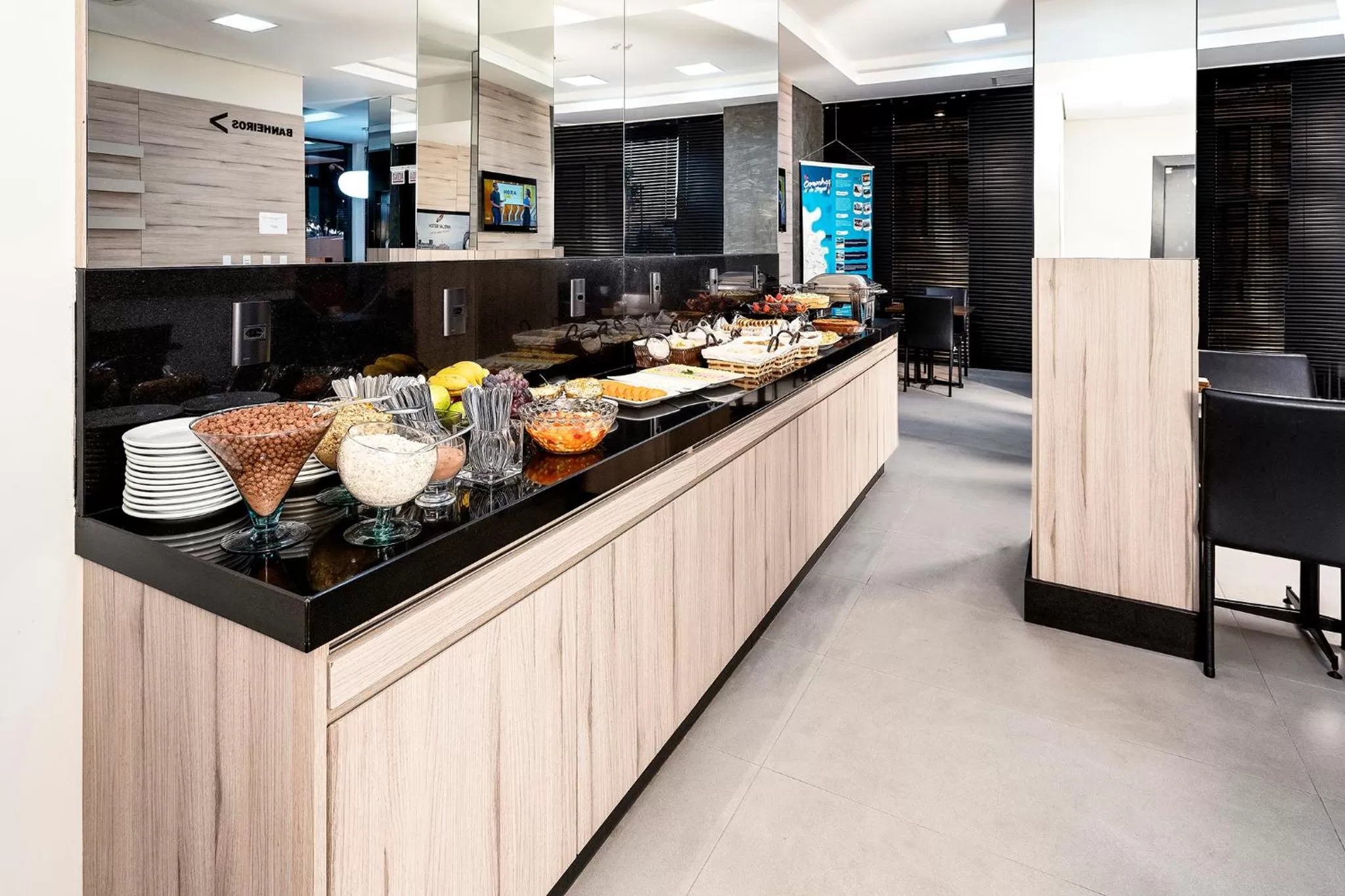 Breakfast in Hotel Valerim Itajaí / Navegantes