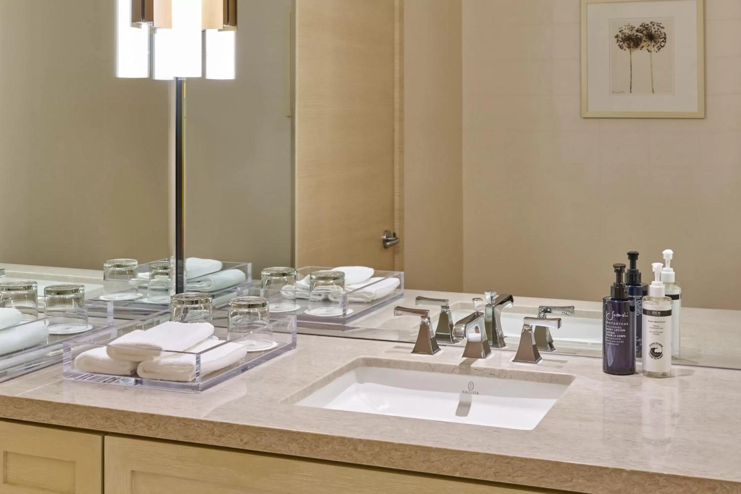 Bedroom in The St. Regis San Francisco