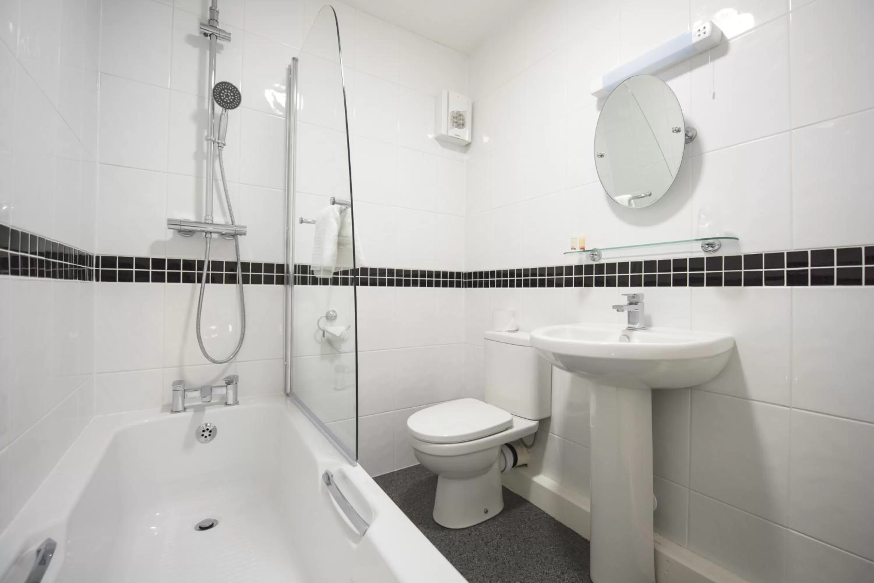 Shower in The Imperial Crown Hotel